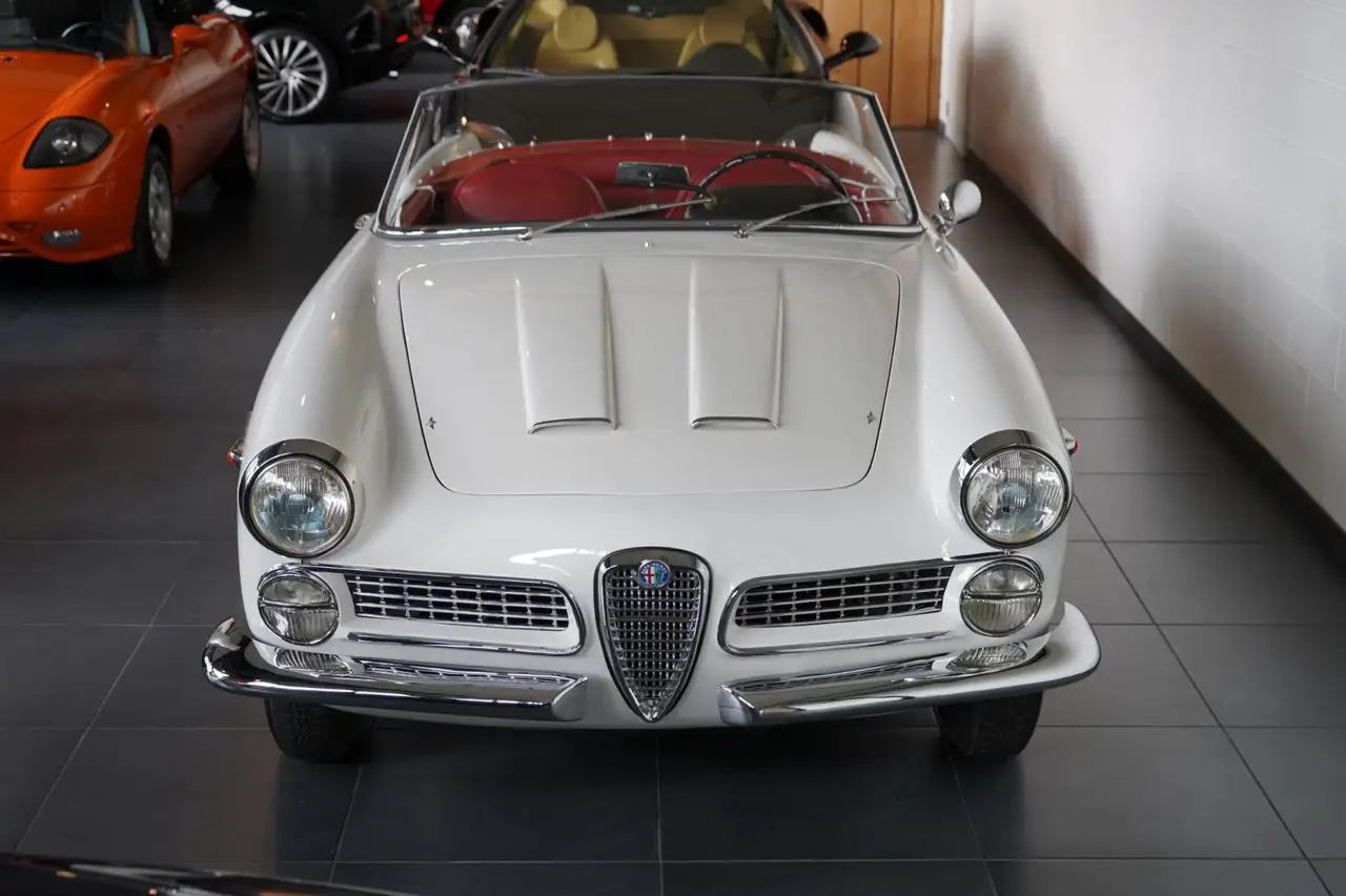 Alfa Romeo Spider 2000 Touring, foto 4