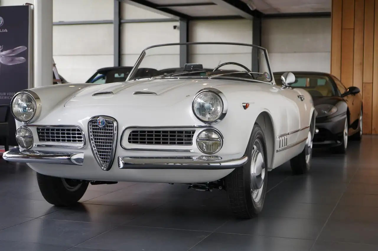 Alfa Romeo Spider 2000 Touring, foto 6