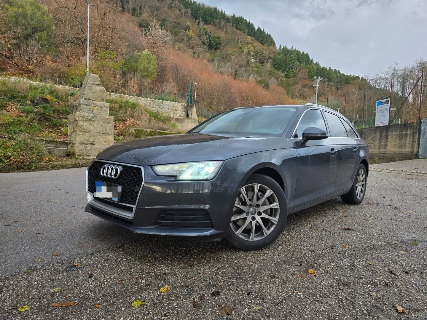Audi A4 Business Gris - 1