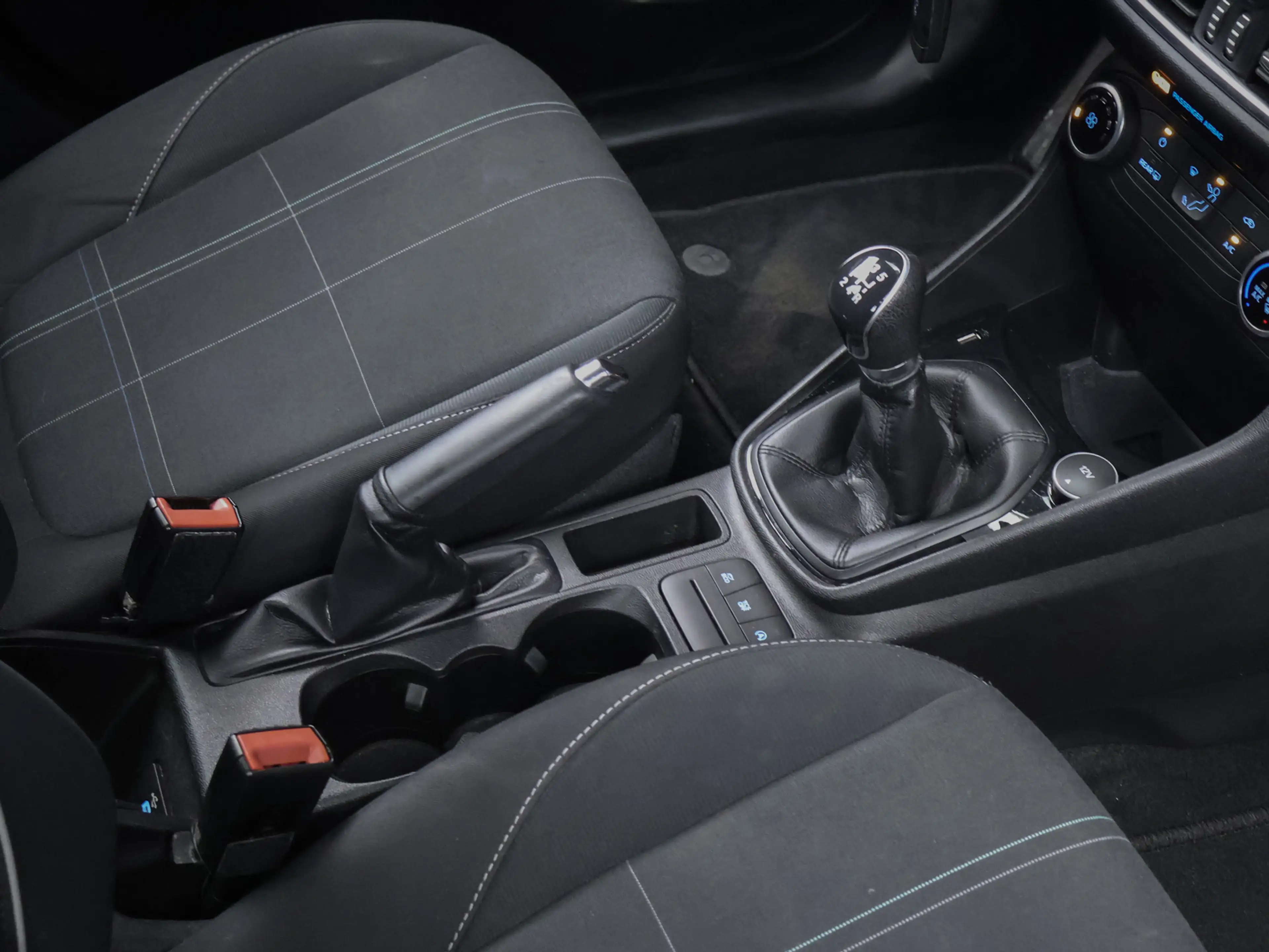 Ford Fiesta 1.1 Sport (APPLE CARPLAY,NAVI,LED,CRUISE,PDC,LANE — photo 29