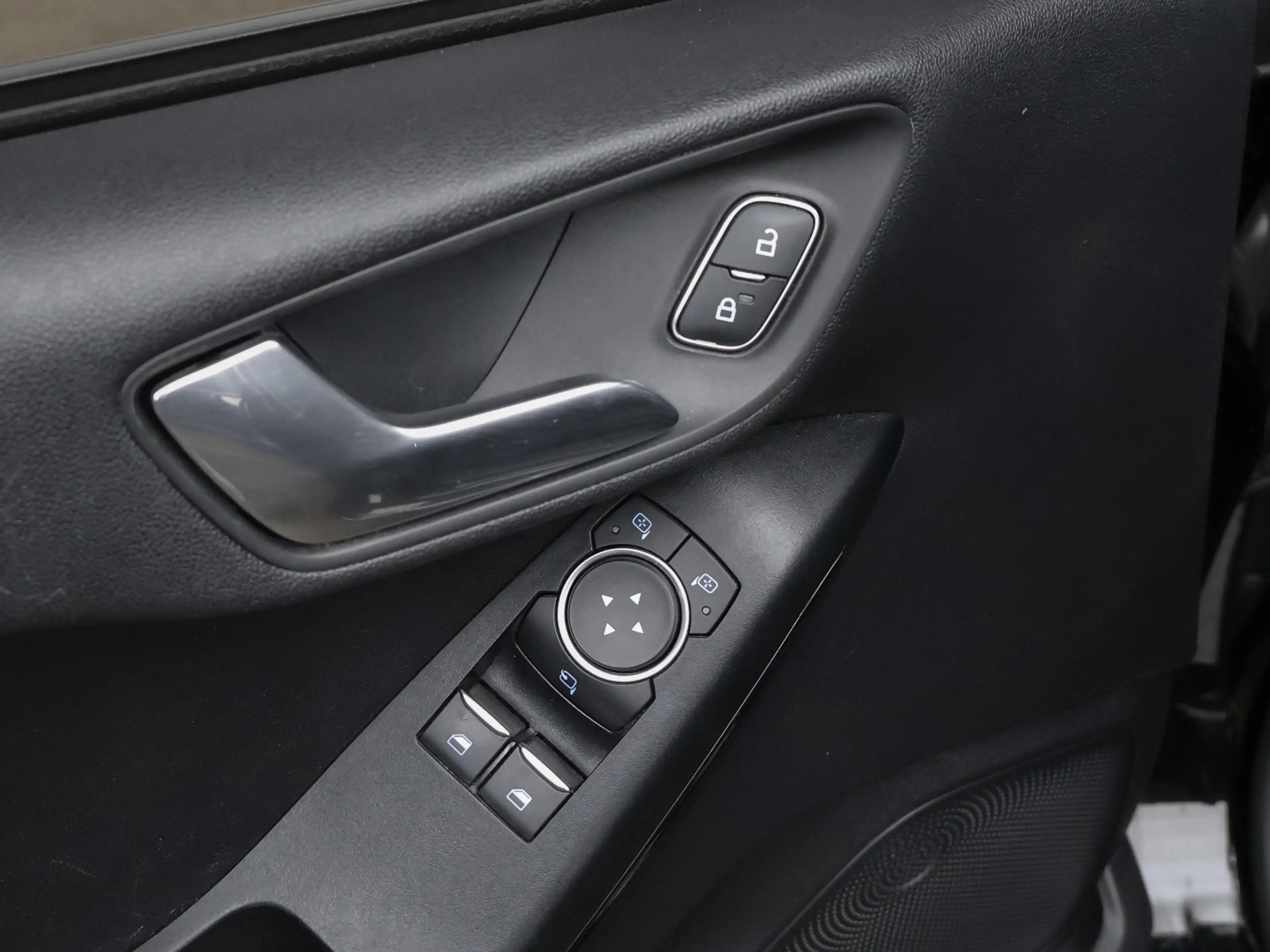 Ford Fiesta 1.1 Sport (APPLE CARPLAY,NAVI,LED,CRUISE,PDC,LANE — photo 25