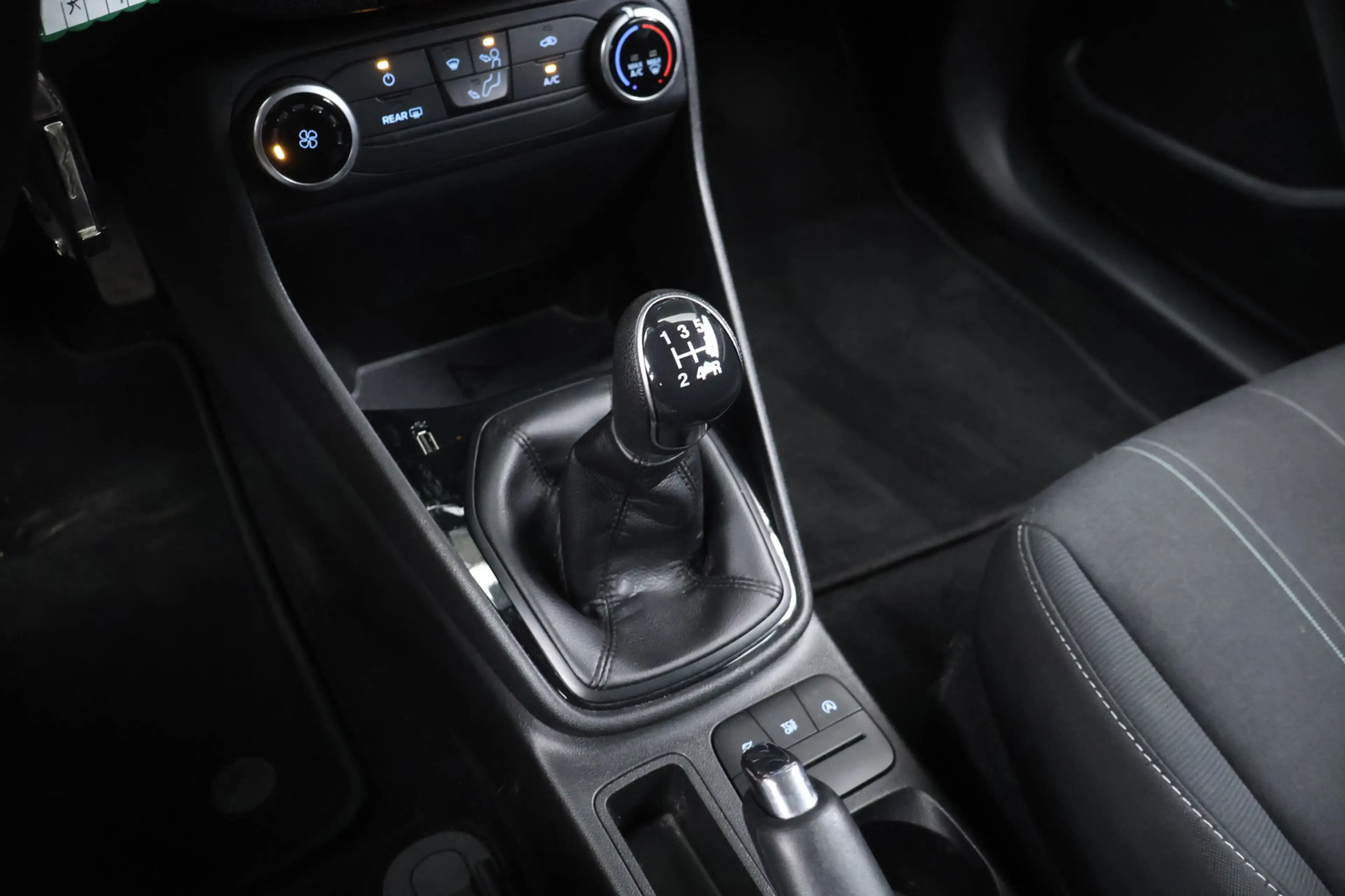Ford Fiesta 1.1 Sport (APPLE CARPLAY,NAVI,LED,CRUISE,PDC,LANE — photo 19