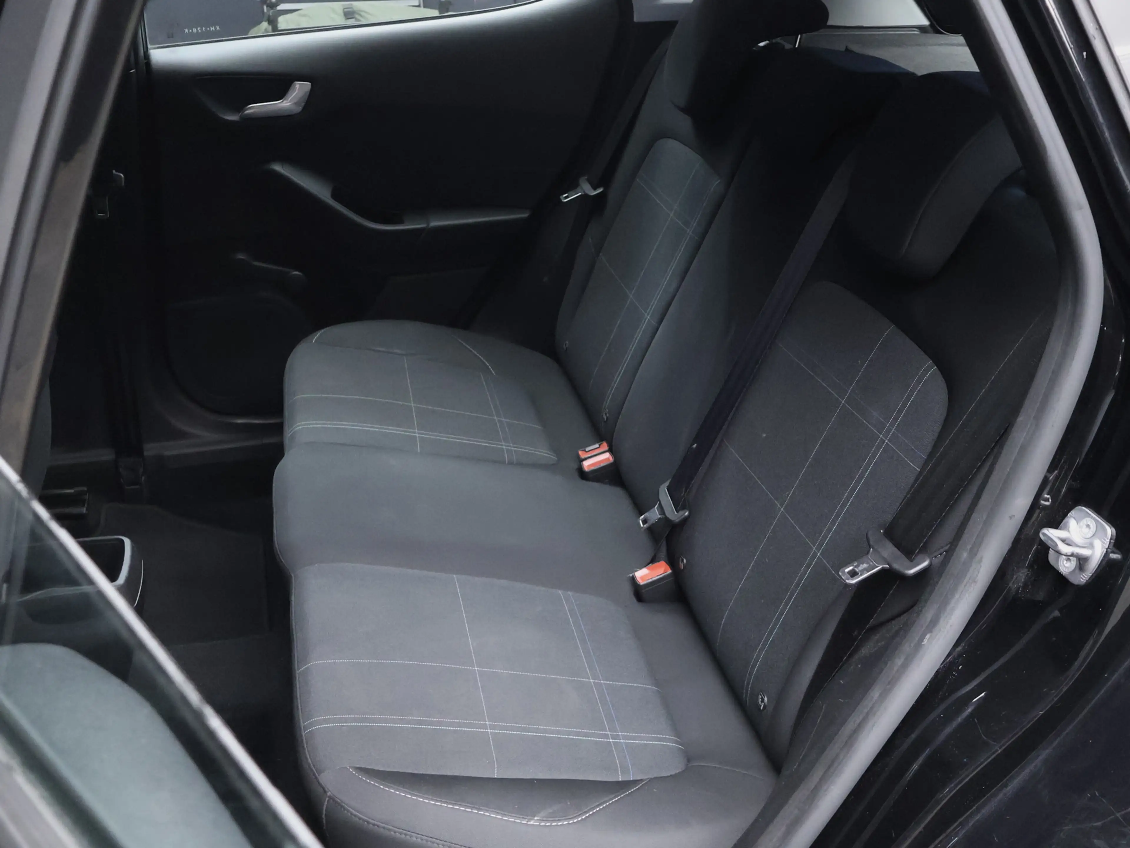 Ford Fiesta 1.1 Sport (APPLE CARPLAY,NAVI,LED,CRUISE,PDC,LANE — photo 32