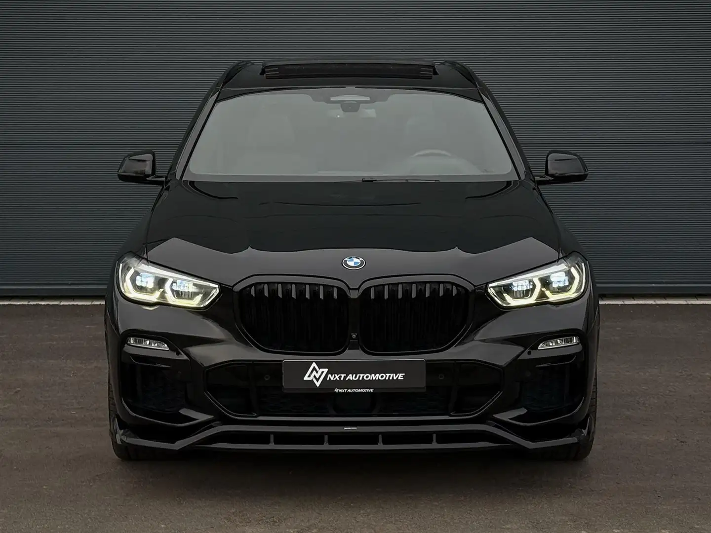 BMW X5 XDrive45e M sport, Skylounge Pano, Softclose, HUD, Zwart - 2