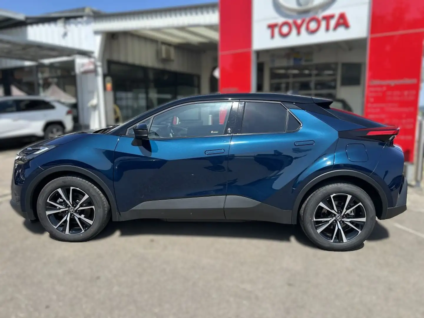 Toyota C-HR 2.0 Plug-in-Hybrid Team Deutschland Blau - 2