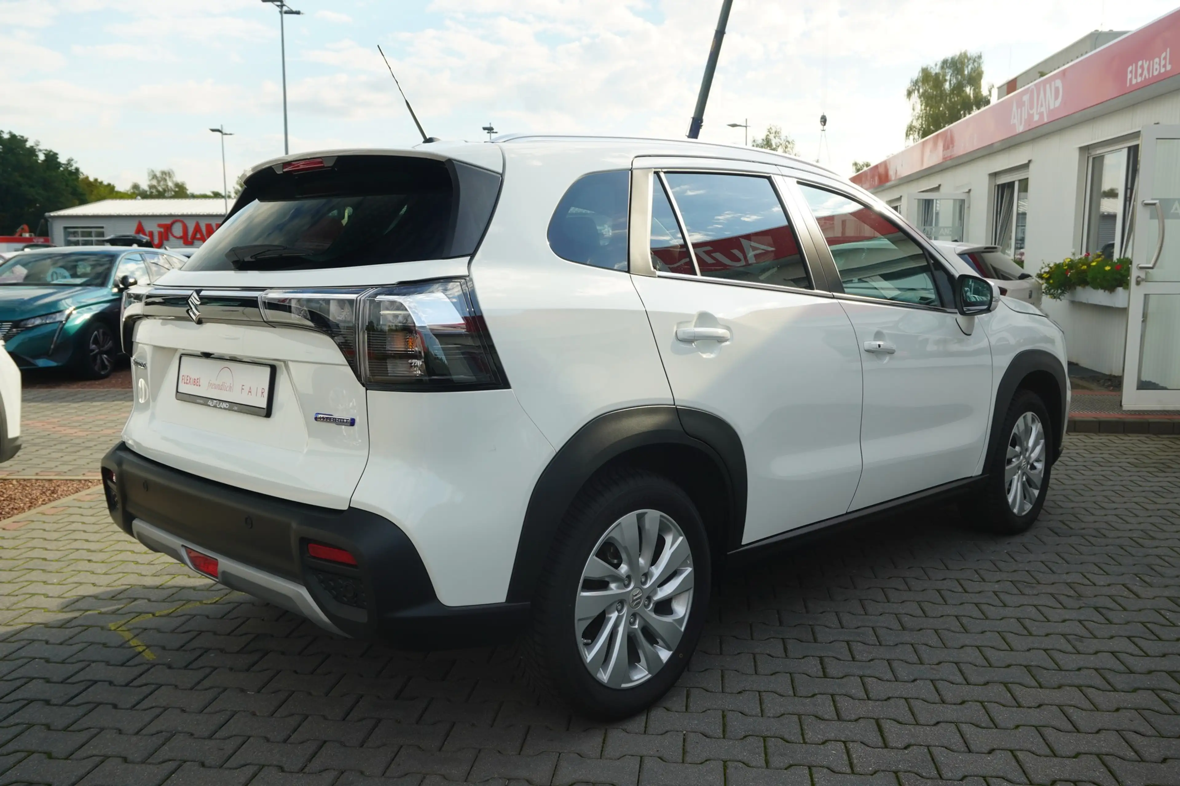 Suzuki SX4 S-Cross S-Cross 1.4 M-Hybrid Comfort LED Navi Kamera PDC — photo 6