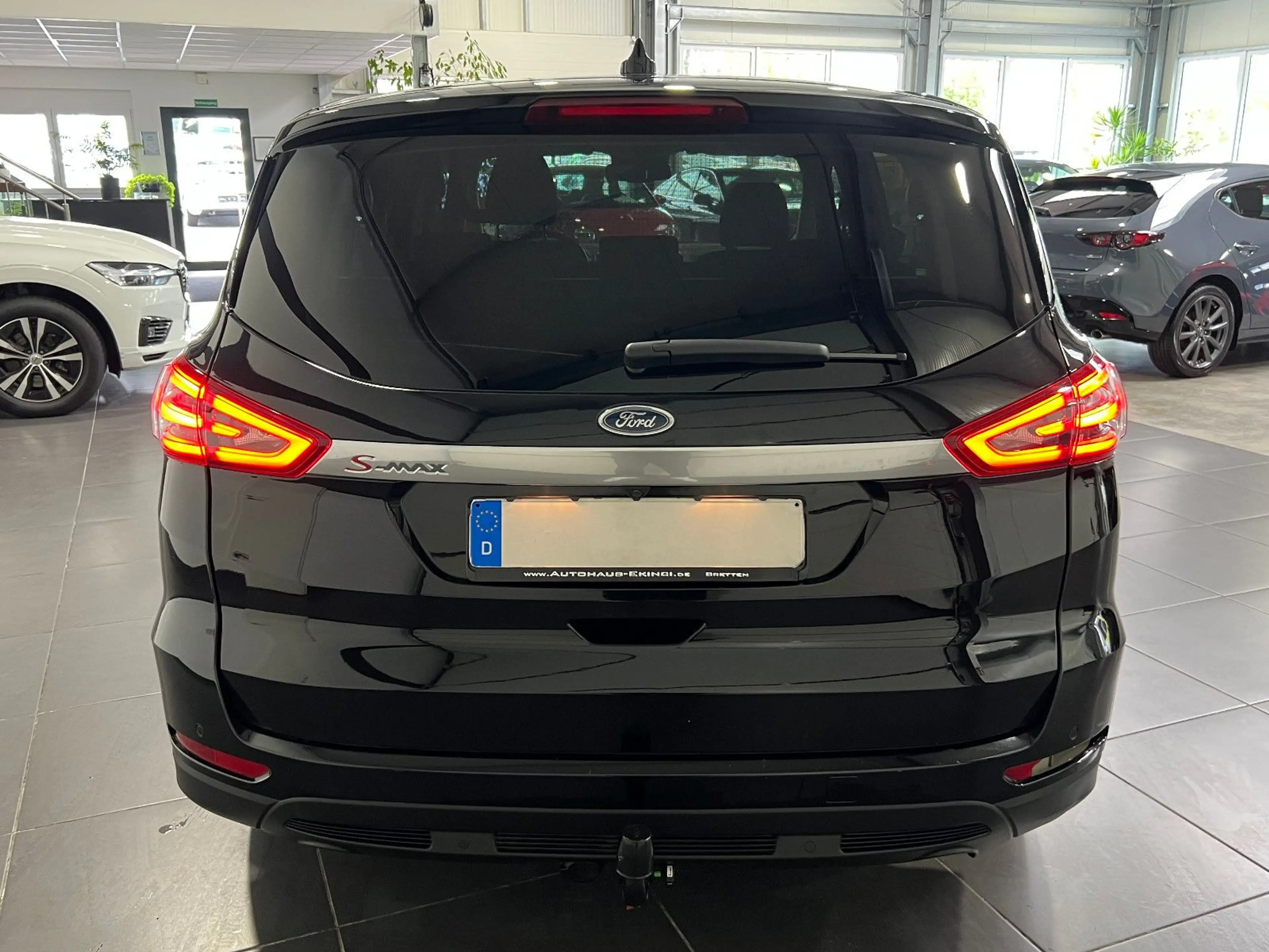 Ford S-Max 2.0 TDCi Automatik **AHK*Navi*Kamera*LED** — photo 4