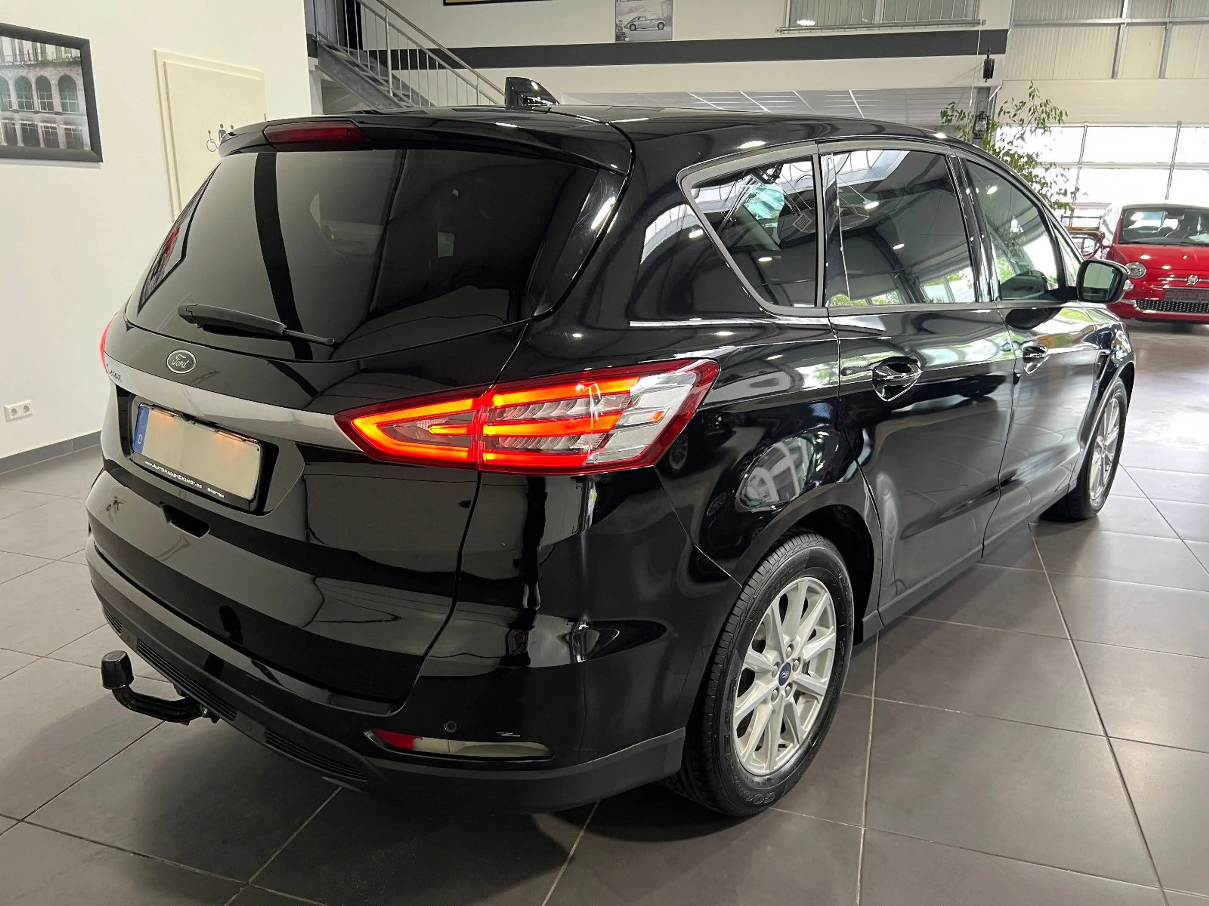 Ford S-Max 2.0 TDCi Automatik **AHK*Navi*Kamera*LED** — photo 7