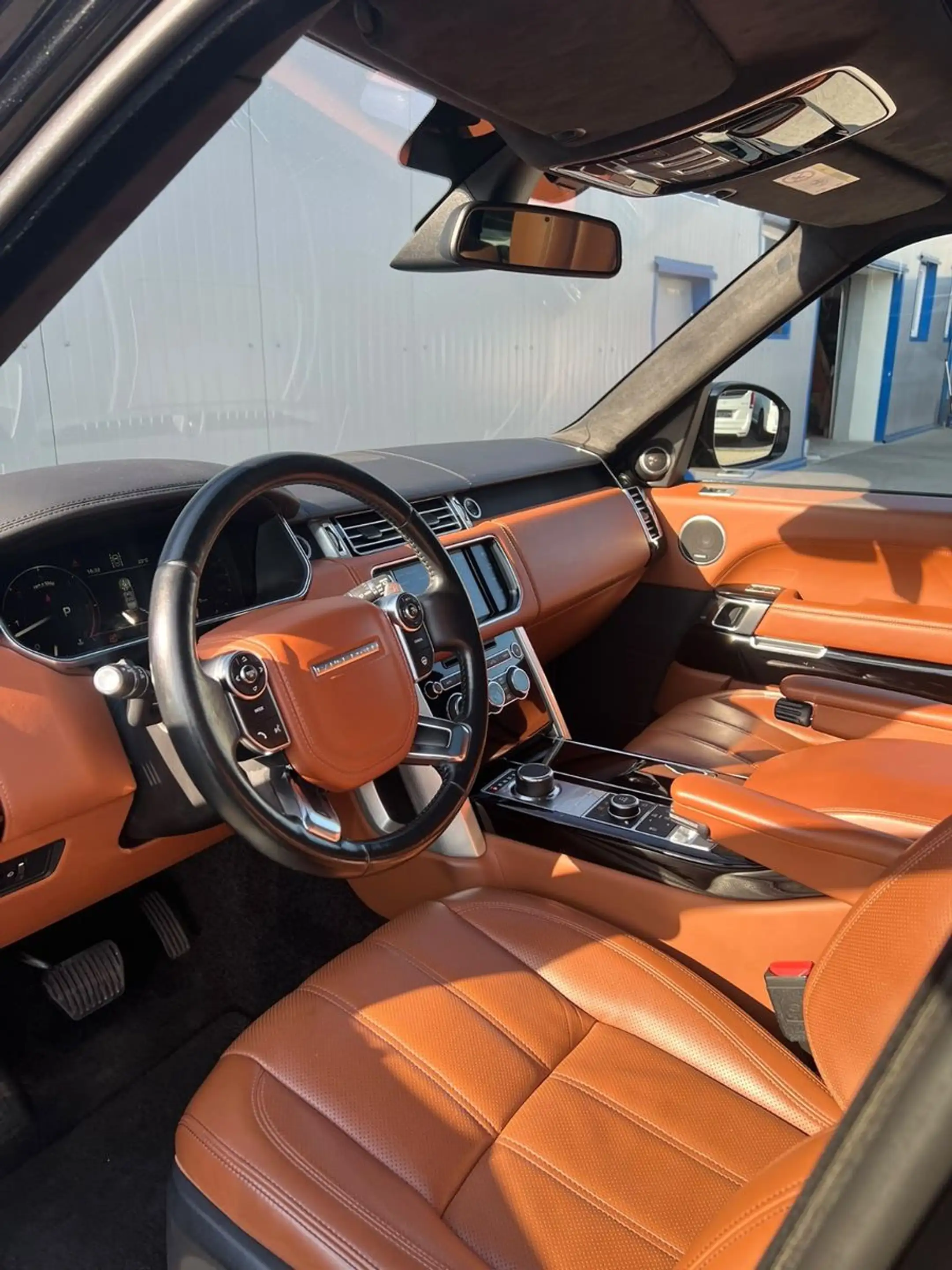 Land Rover Range Rover RANGE ROVER VOGUE 4,4 AUTOBIOGRAPHY PANO AHK 360 — photo 11