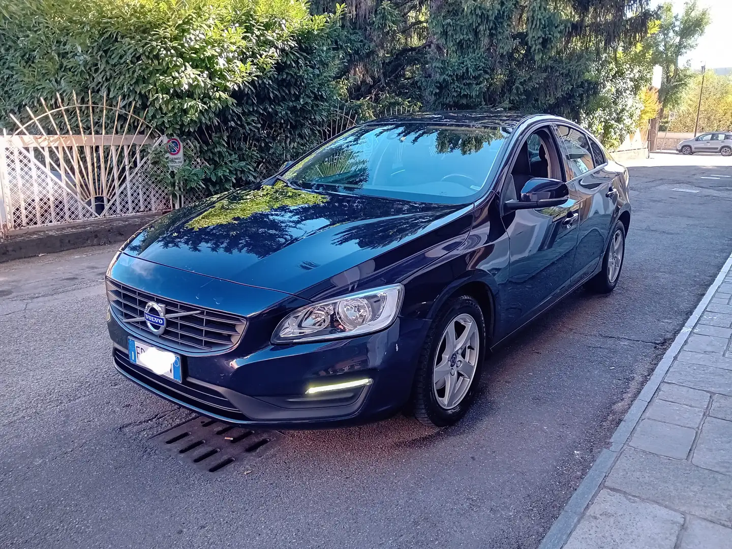Volvo S60 2.0 d2 Kinetic *TAGLIANDI RETE UFFICIALE* Blau - 2
