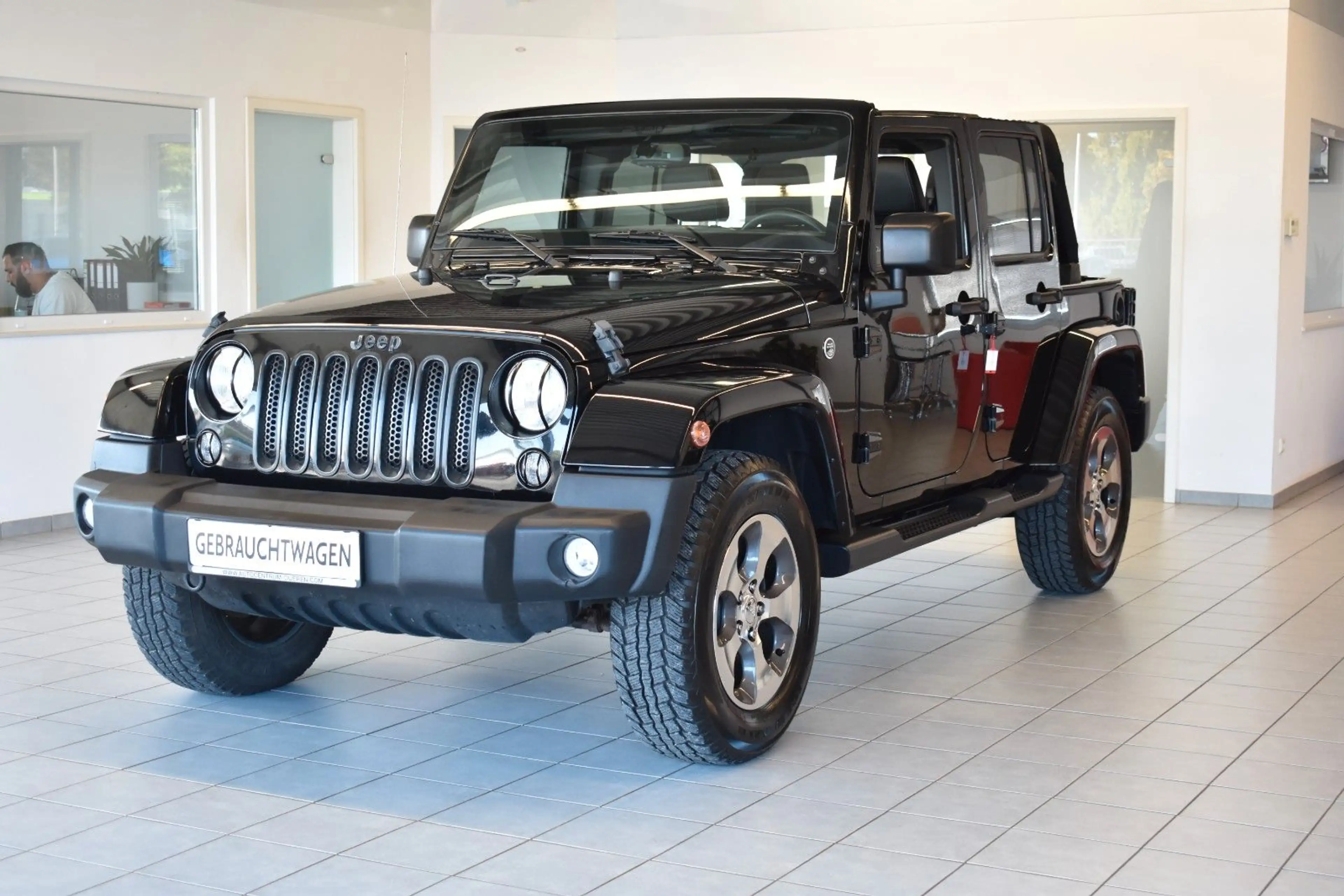 Jeep Wrangler Unlimited Sahara/SOFTTOP/LEDER/SHZ/NAVI — photo 3