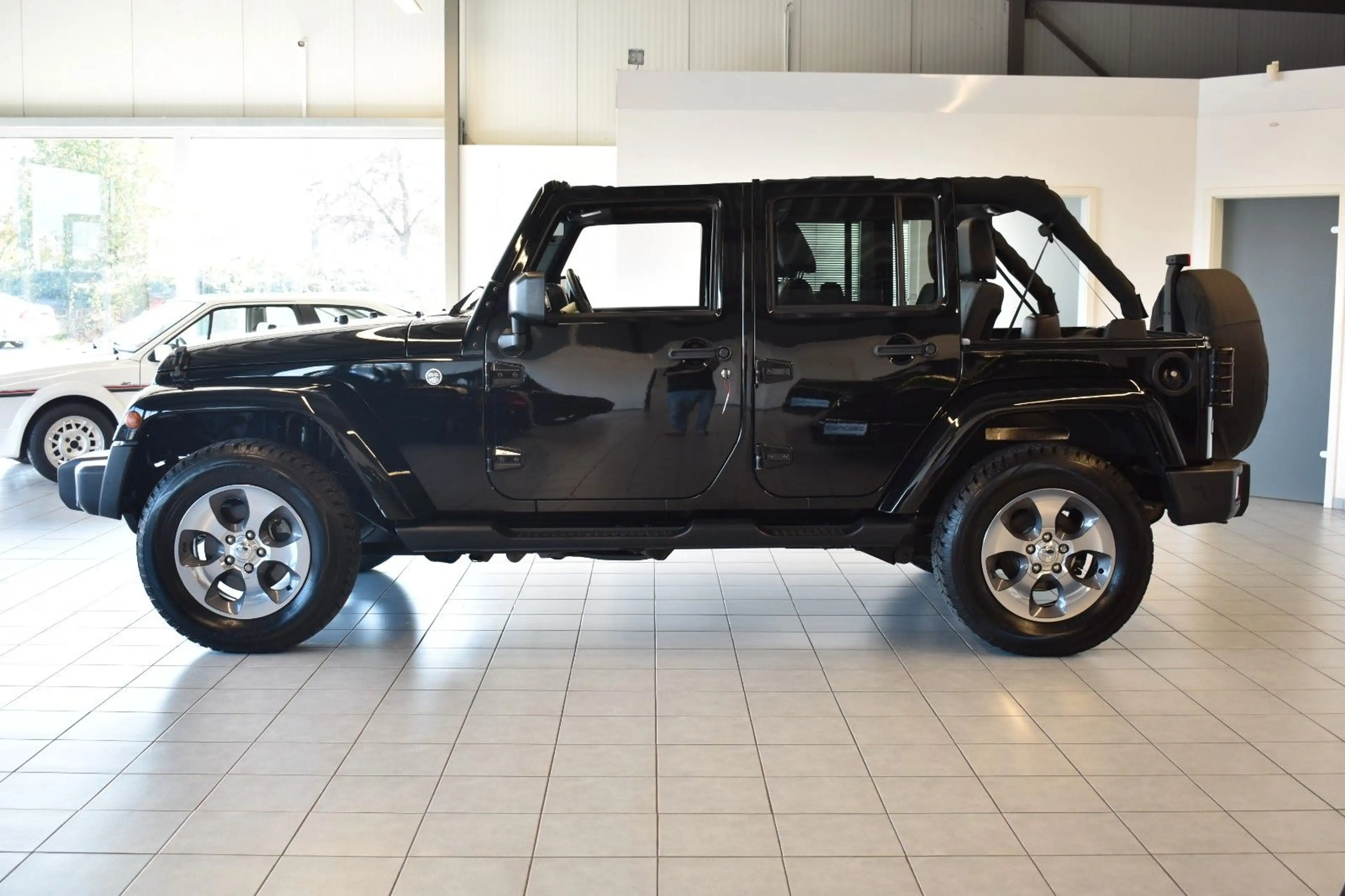Jeep Wrangler Unlimited Sahara/SOFTTOP/LEDER/SHZ/NAVI — photo 6