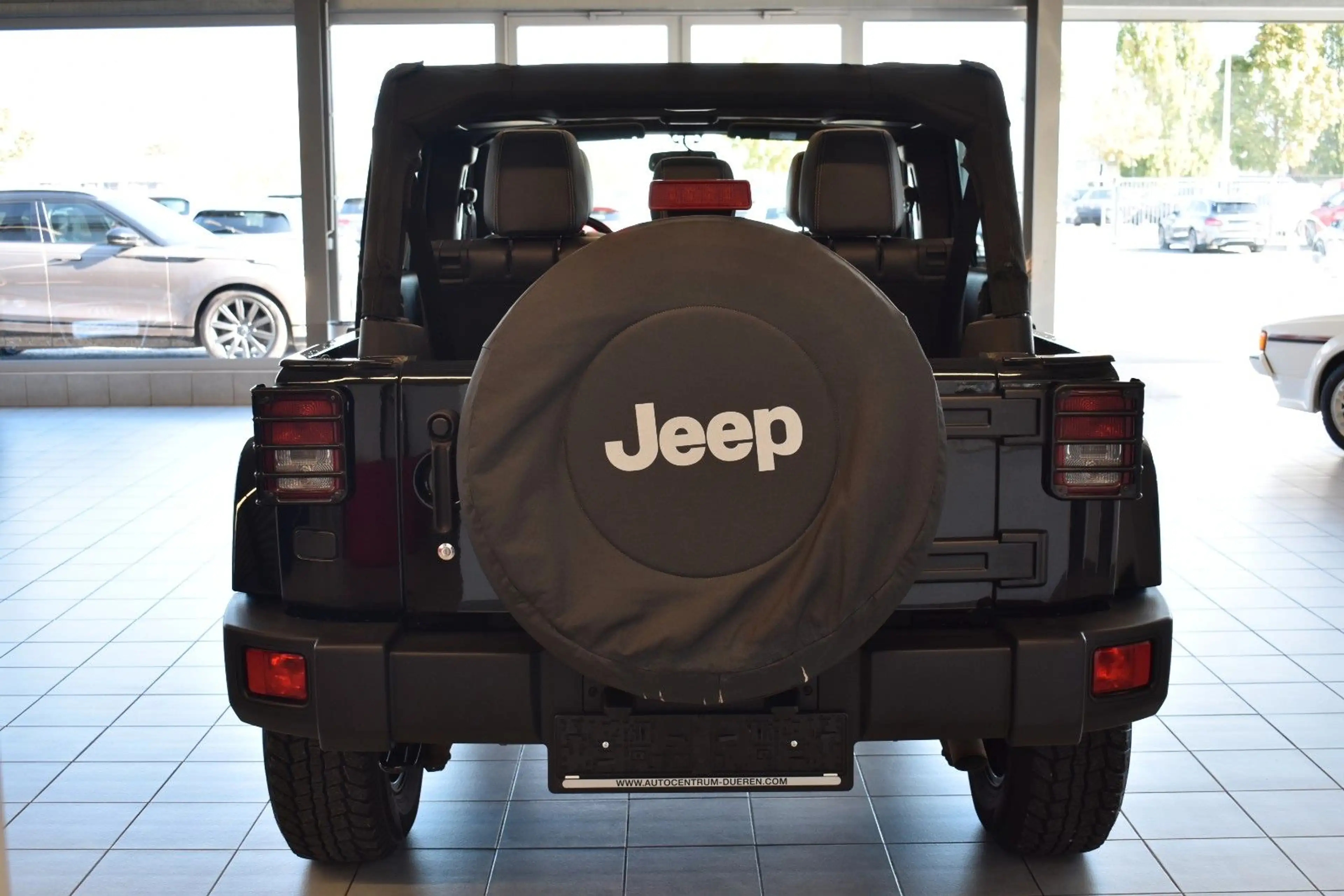 Jeep Wrangler Unlimited Sahara/SOFTTOP/LEDER/SHZ/NAVI — photo 15