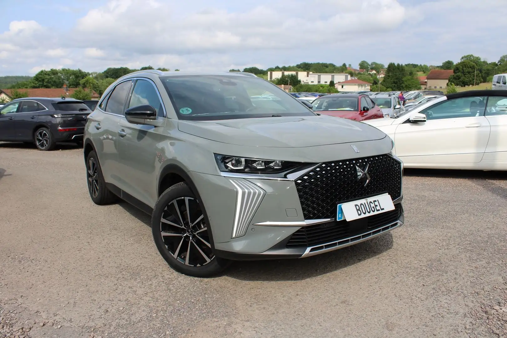 DS Automobiles DS 7 Crossback RIVOLI EAT8 DIESEL 130 BOITE AUTO CUIR SIÈGES ELEC - 1