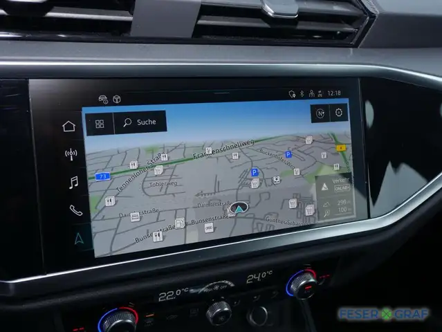 Audi Q3 view 9