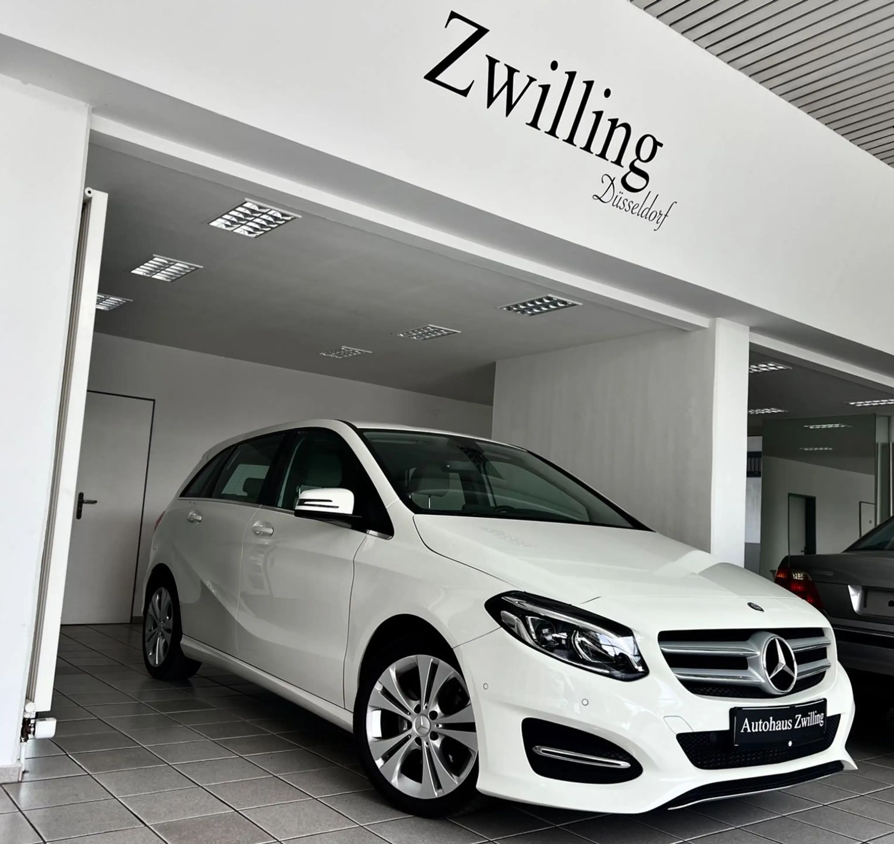Mercedes-Benz B 220 B220d 4x4 G-tronic Score Urban Leder LED AHK F1