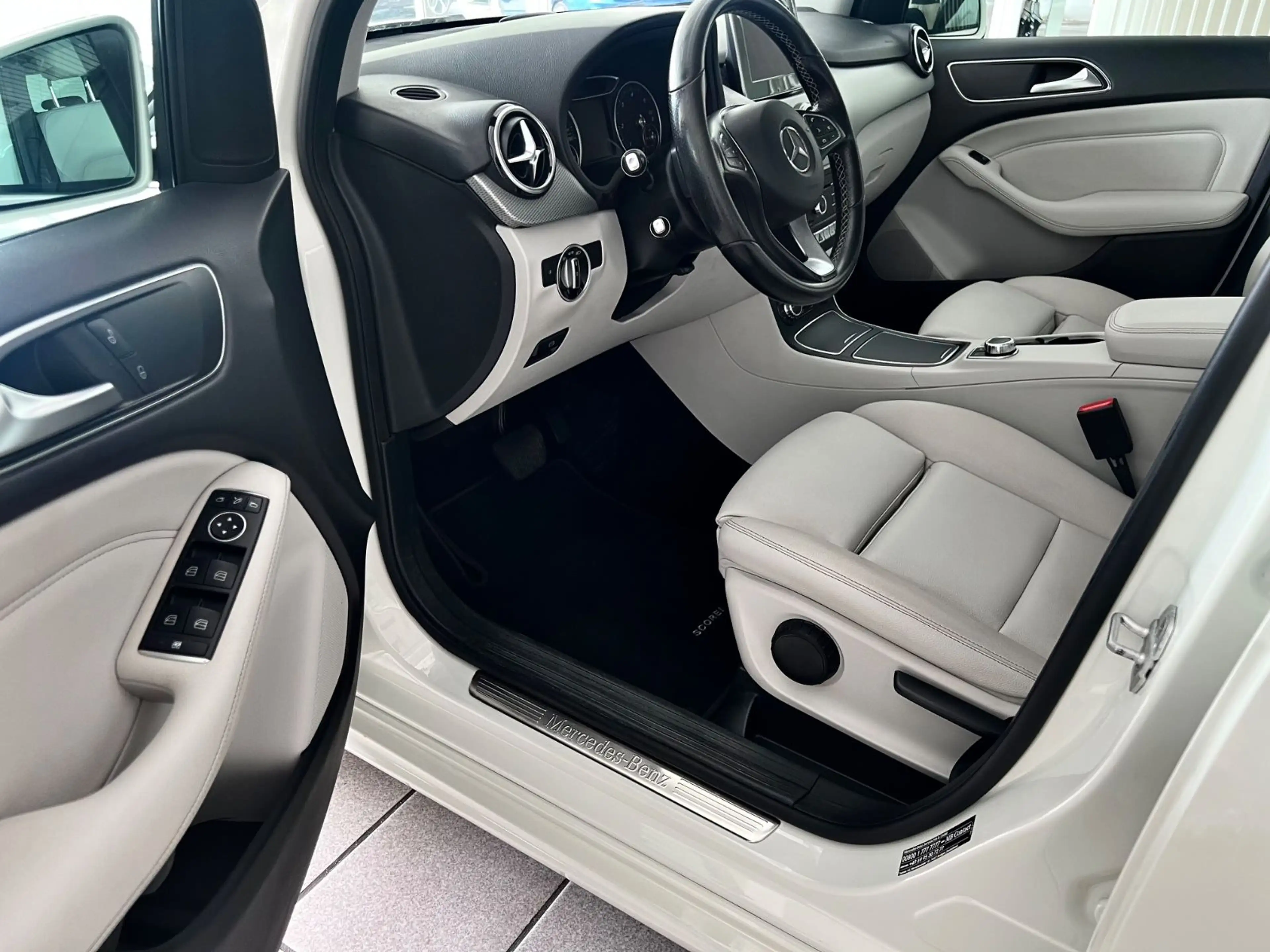 Mercedes-Benz B 220 B220d 4x4 G-tronic Score Urban Leder LED AHK F1 — photo 6