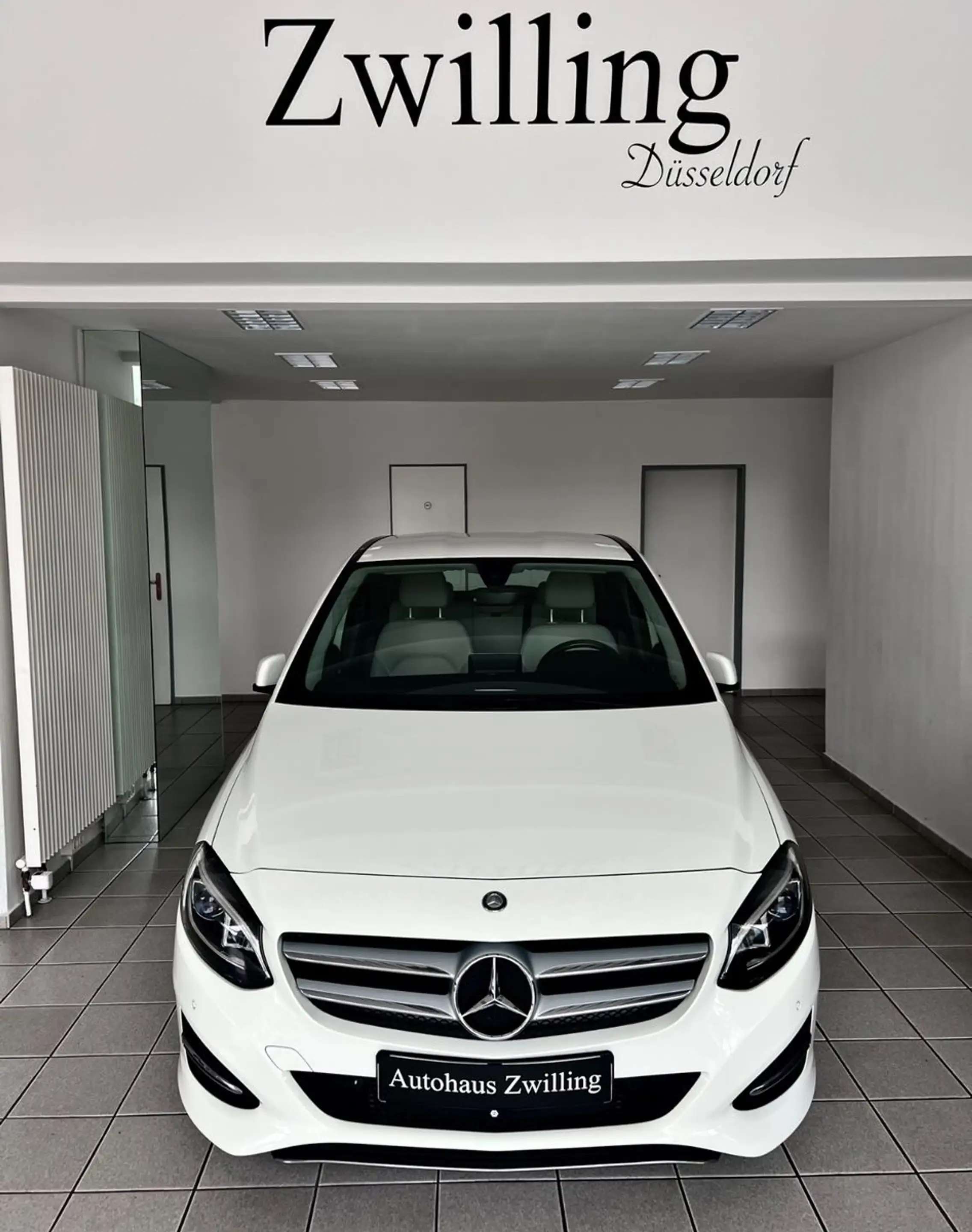 Mercedes-Benz B 220 B220d 4x4 G-tronic Score Urban Leder LED AHK F1 — photo 2