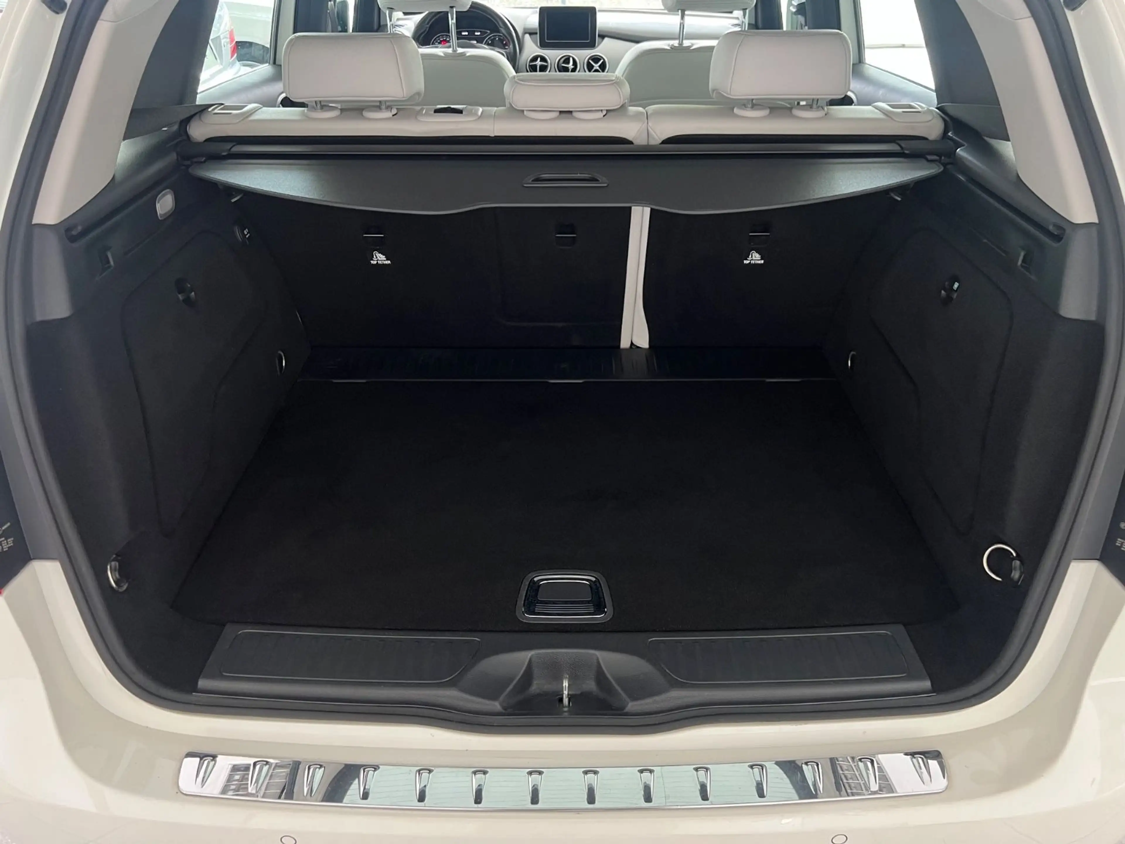 Mercedes-Benz B 220 B220d 4x4 G-tronic Score Urban Leder LED AHK F1 — photo 8