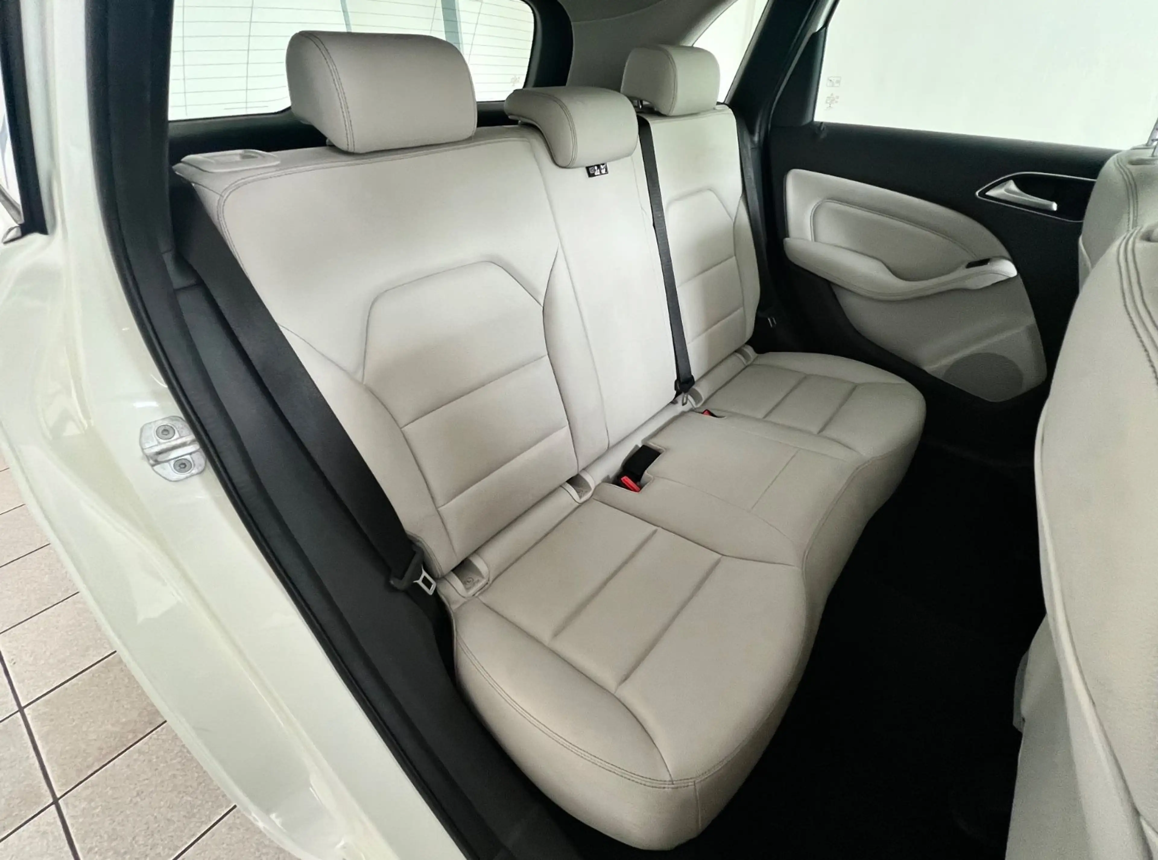 Mercedes-Benz B 220 B220d 4x4 G-tronic Score Urban Leder LED AHK F1 — photo 10