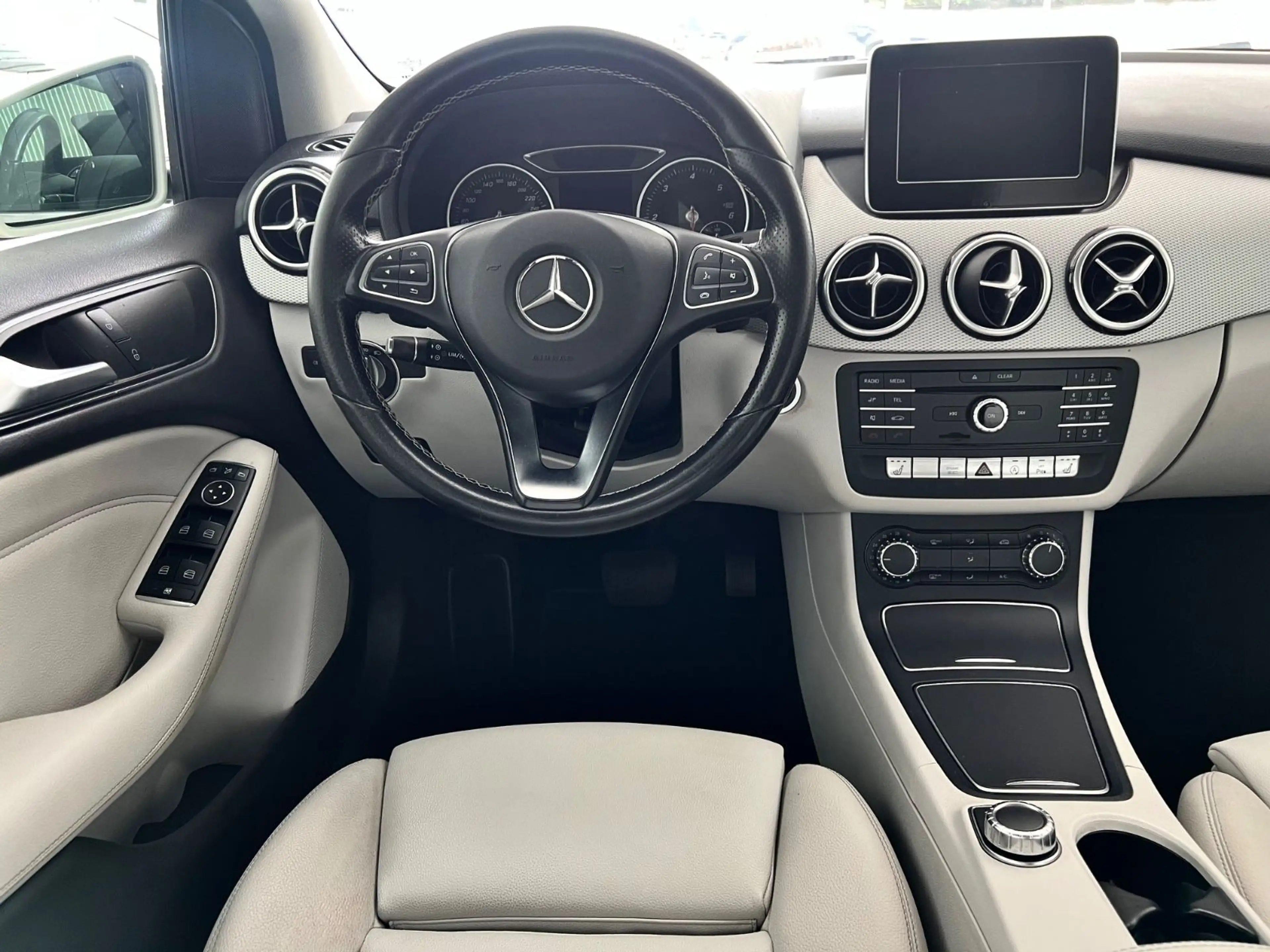 Mercedes-Benz B 220 B220d 4x4 G-tronic Score Urban Leder LED AHK F1 — photo 12