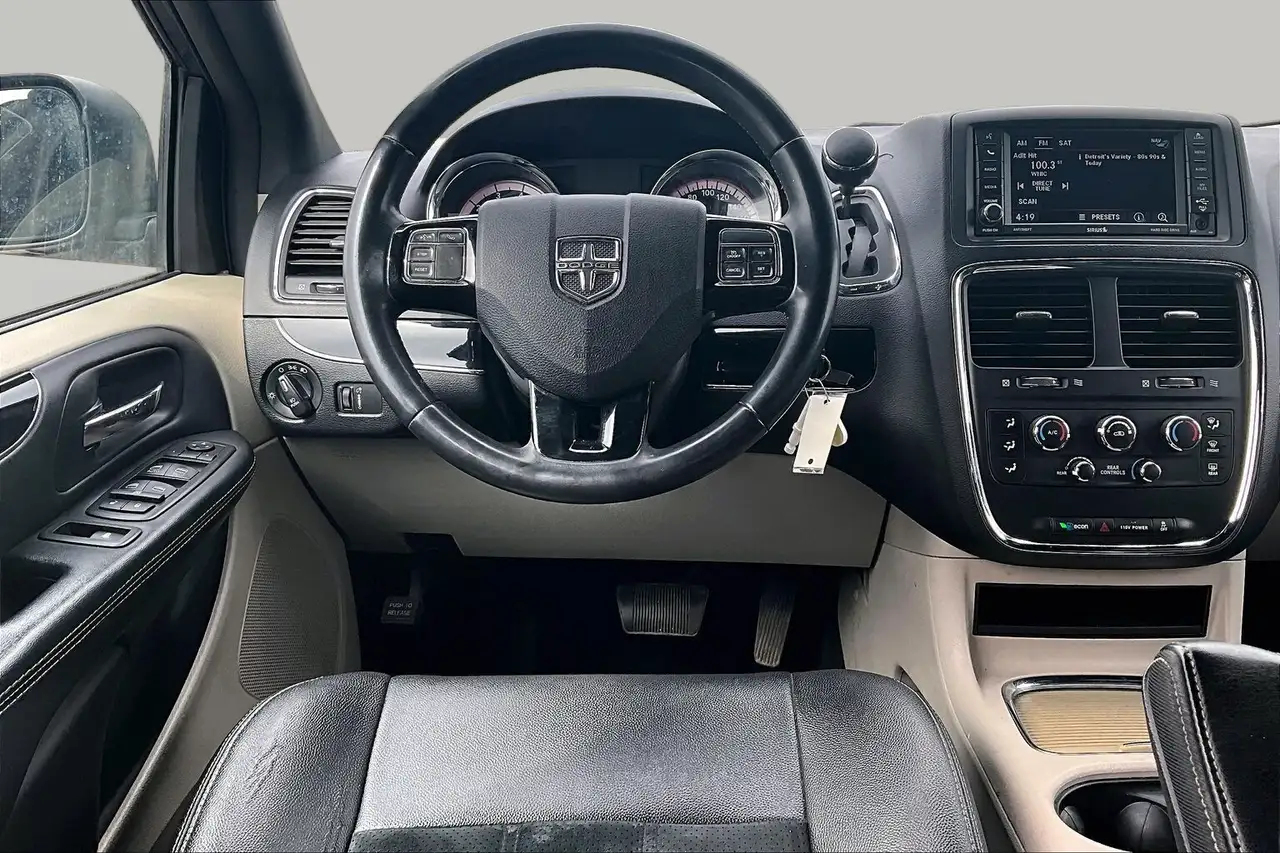 Dodge Grand Caravan снимка Dodge Grand Caravan