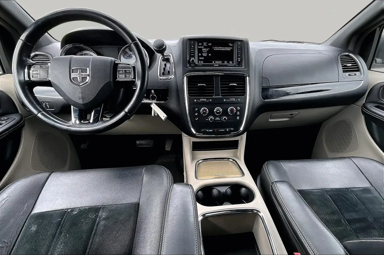 Dodge Grand Caravan снимка Dodge Grand Caravan