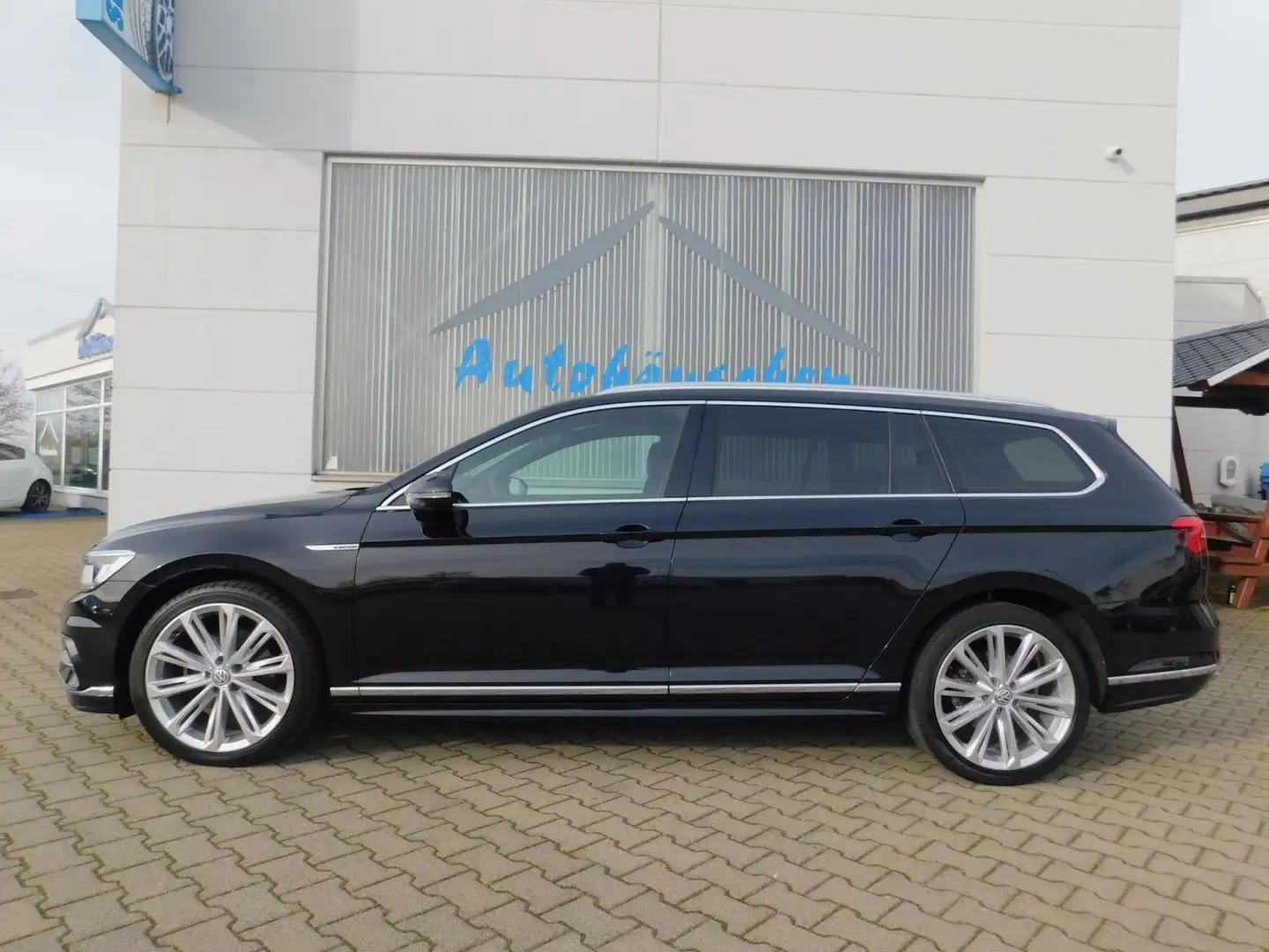 Volkswagen Passat Variant Passat 2.0 TDI DSG Highline R-Line 4Motion AHZ Schwarz - 2