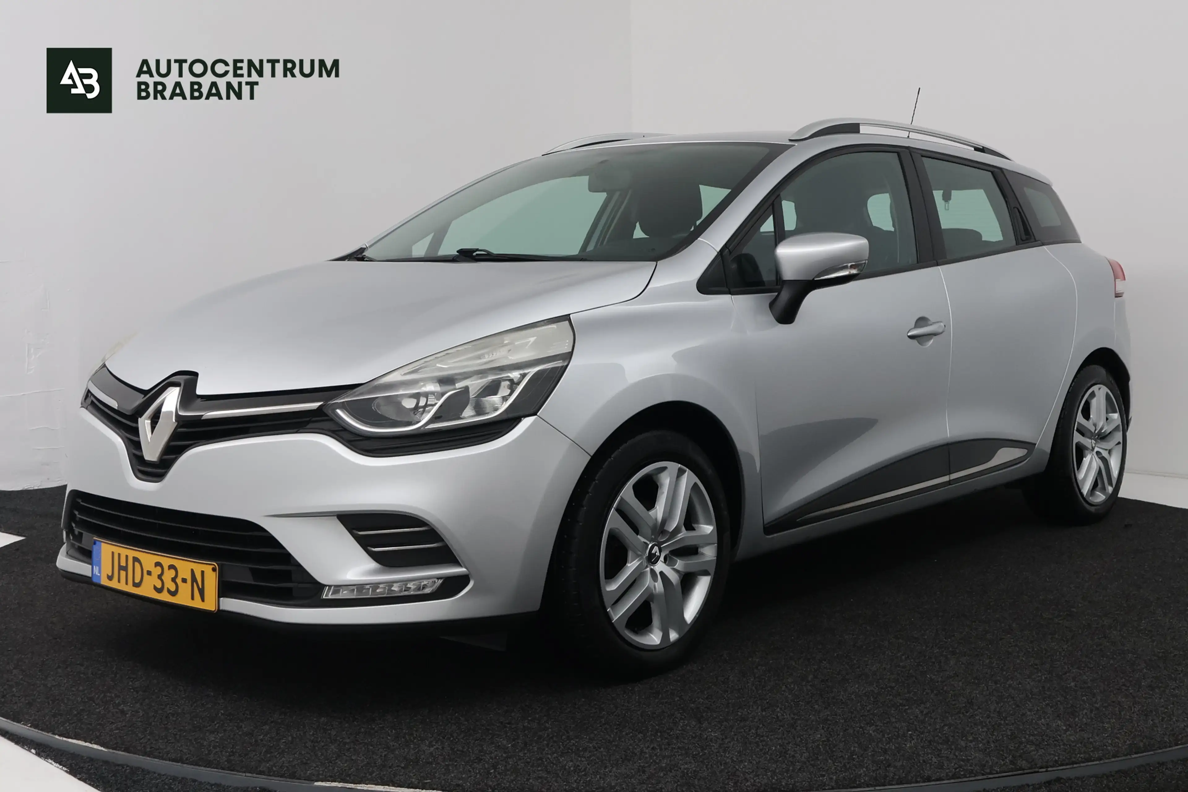 Renault Clio 1.2 16V (TREKHAAK, NAVIGATIE, CRUISE CONTROL, AIRC