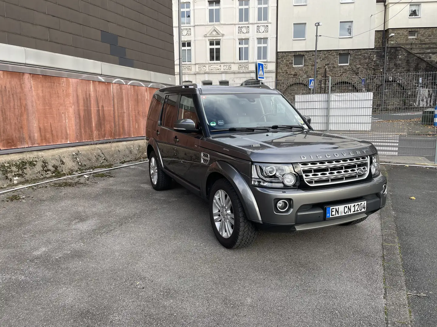 Land Rover Discovery SDV6 HSE Grau - 2