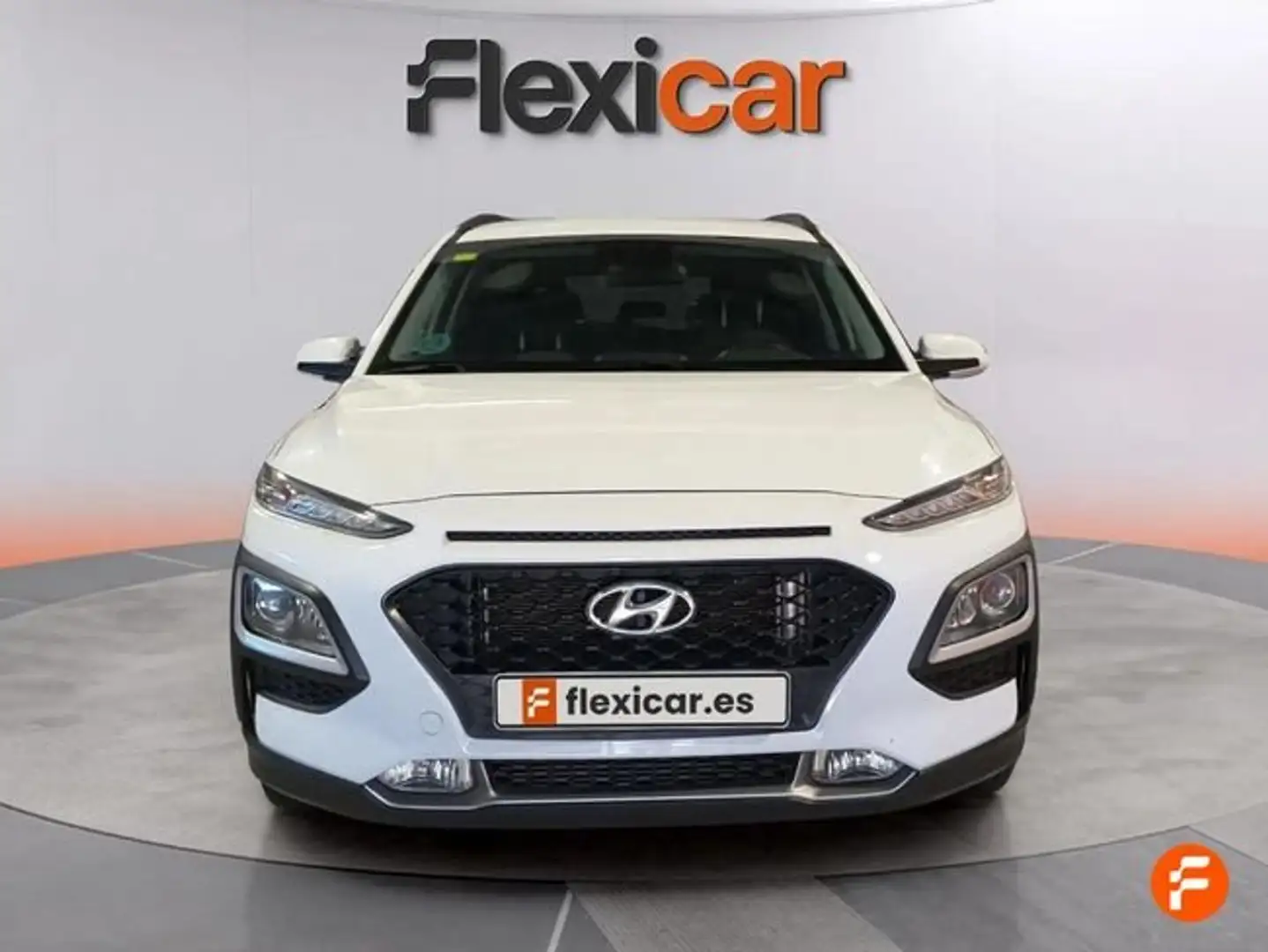 Hyundai KONA 1.0 TGDI Tecno Red 4x2 Blanco - 2