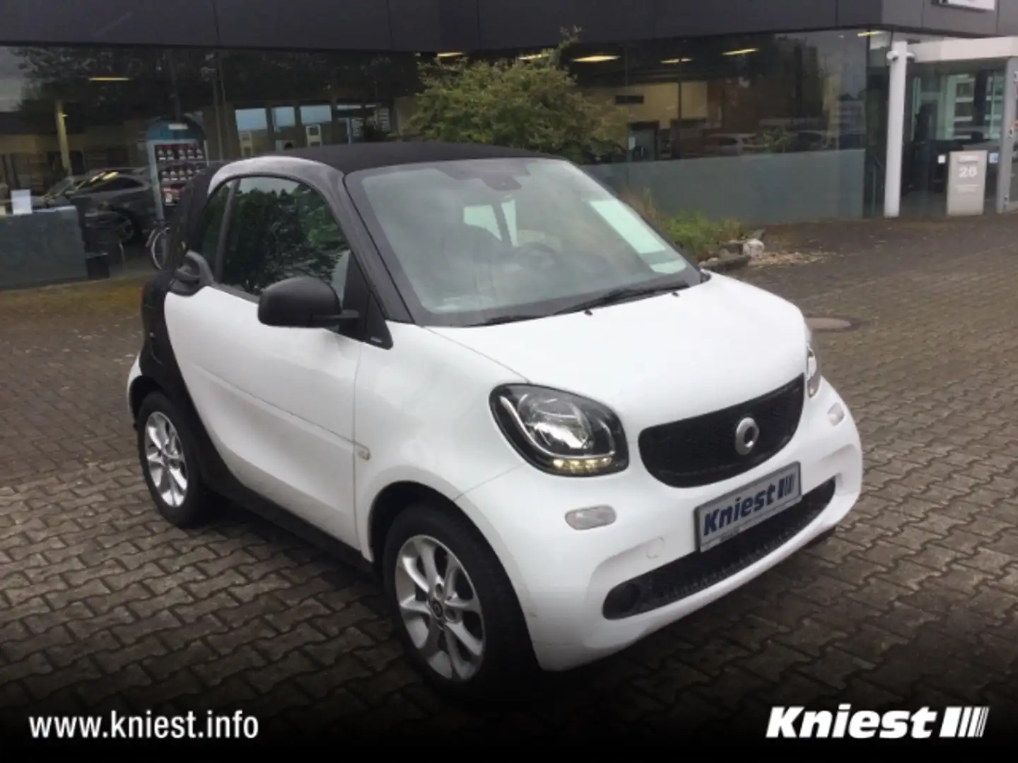 smart forTwo coupe Passion+Cool&Media+Komfort-P+Allwetter Weiß - 1