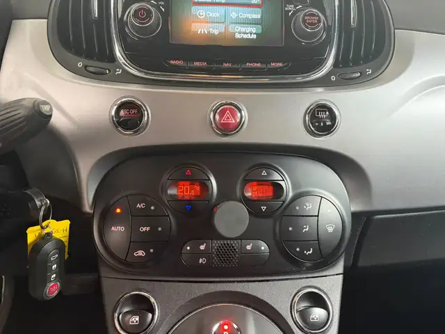 Fiat 500e view 13