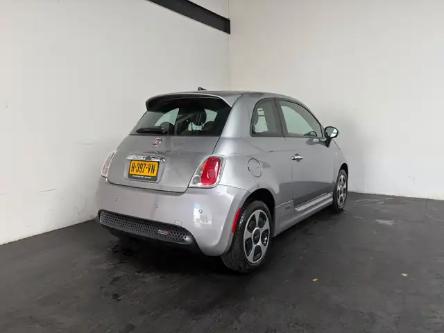 Fiat 500e view 2
