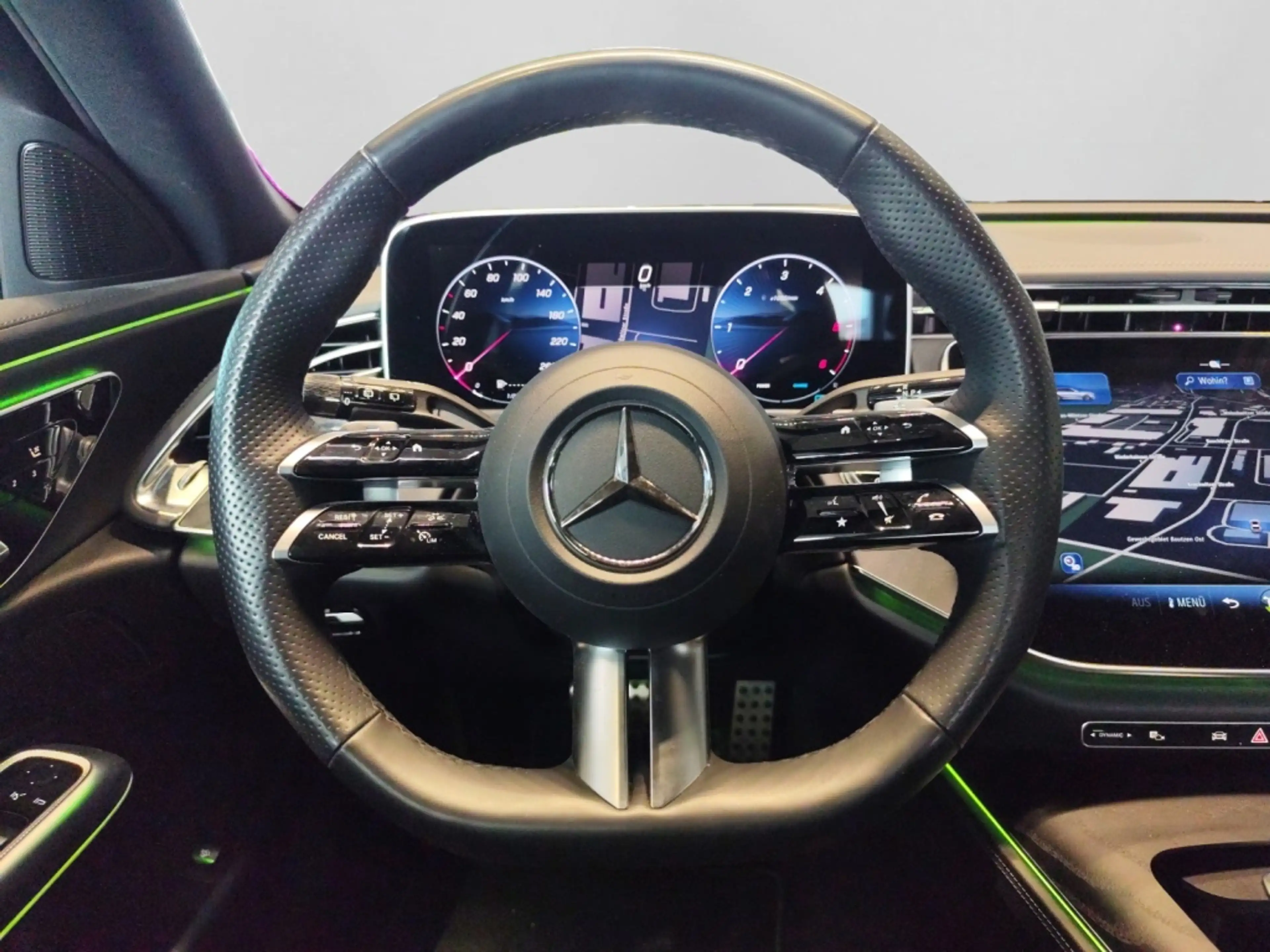 Mercedes-Benz E 220 d T 4M AMG|NIGHT|AHK|PANO|360°|DISTR|LEDER — photo 11