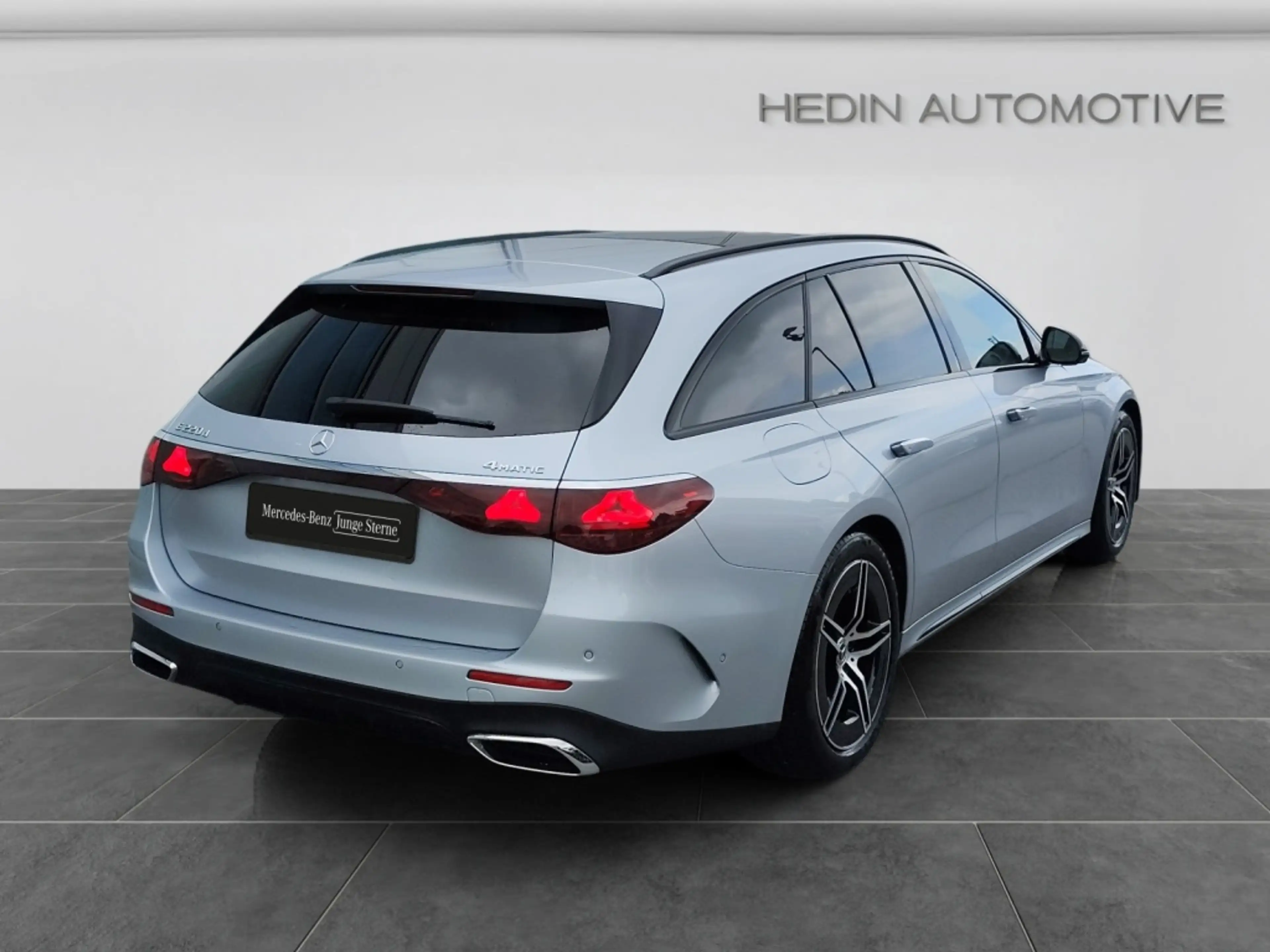 Mercedes-Benz E 220 d T 4M AMG|NIGHT|AHK|PANO|360°|DISTR|LEDER — photo 5
