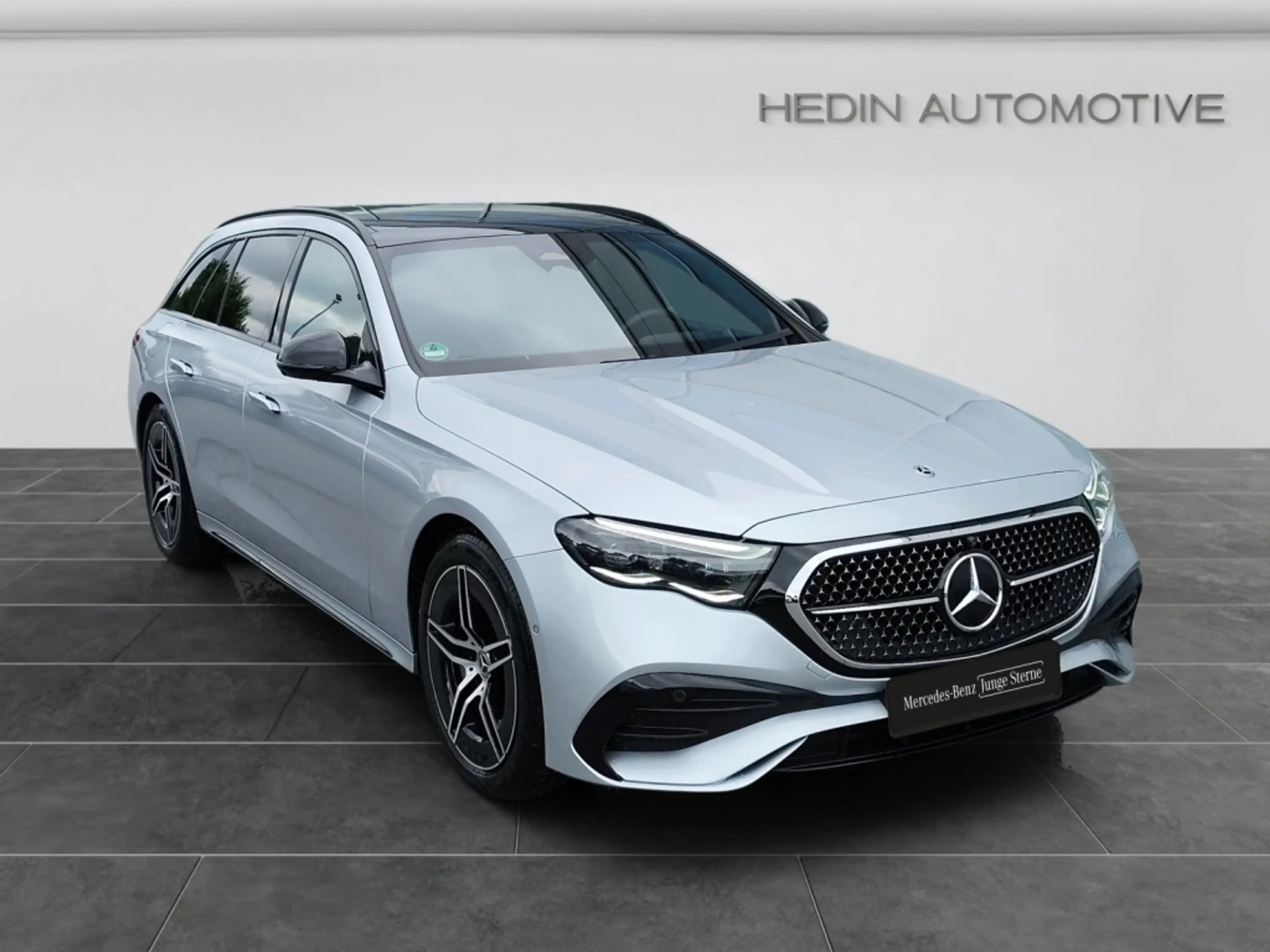 Mercedes-Benz E 220 d T 4M AMG|NIGHT|AHK|PANO|360°|DISTR|LEDER — photo 6