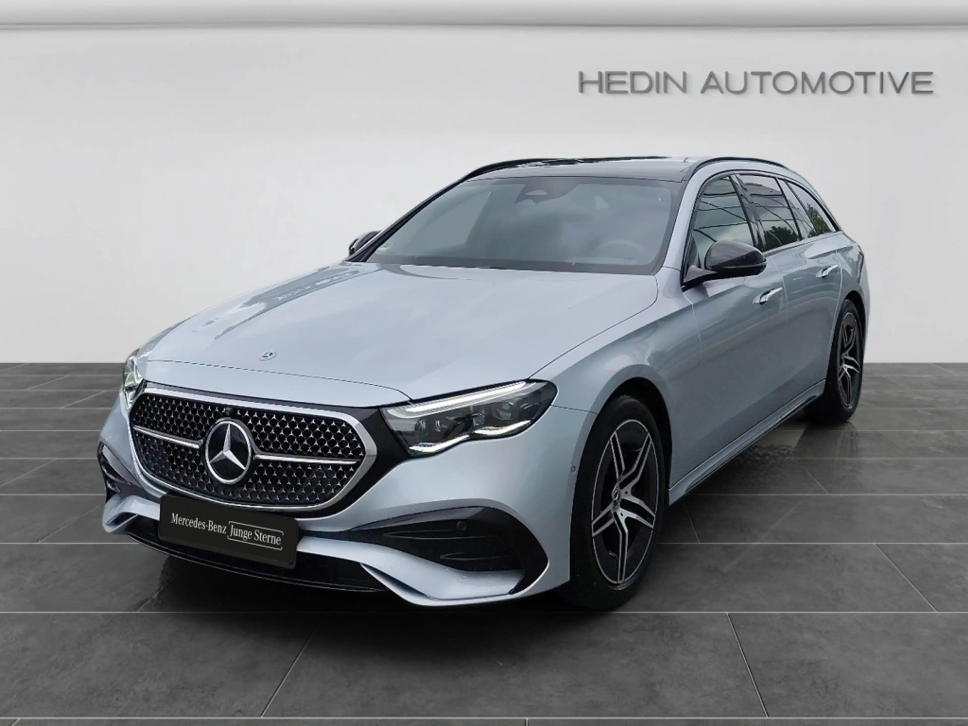 Mercedes-Benz E 220 d T 4M AMG|NIGHT|AHK|PANO|360°|DISTR|LEDER — photo 2