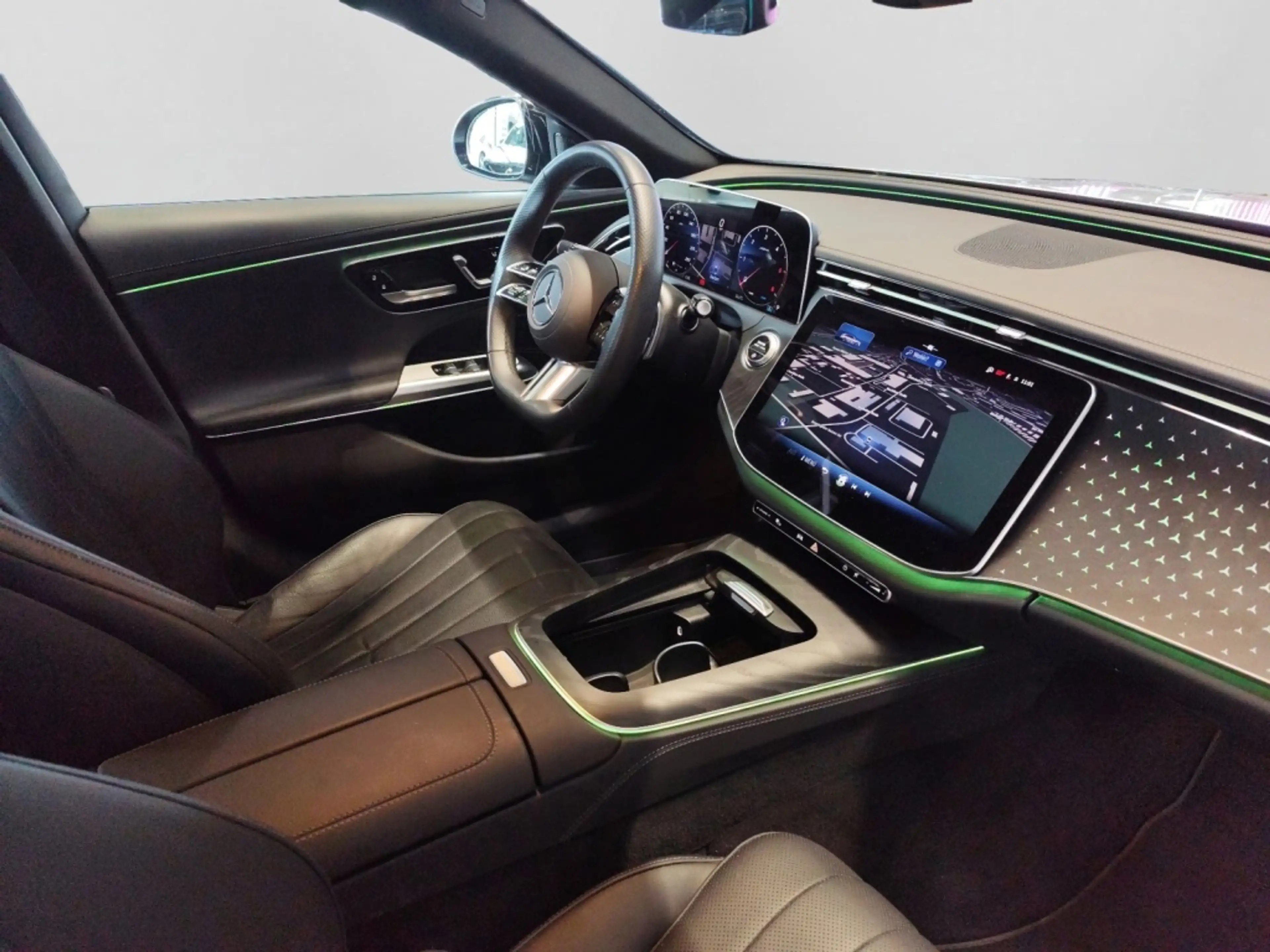 Mercedes-Benz E 220 d T 4M AMG|NIGHT|AHK|PANO|360°|DISTR|LEDER — photo 14