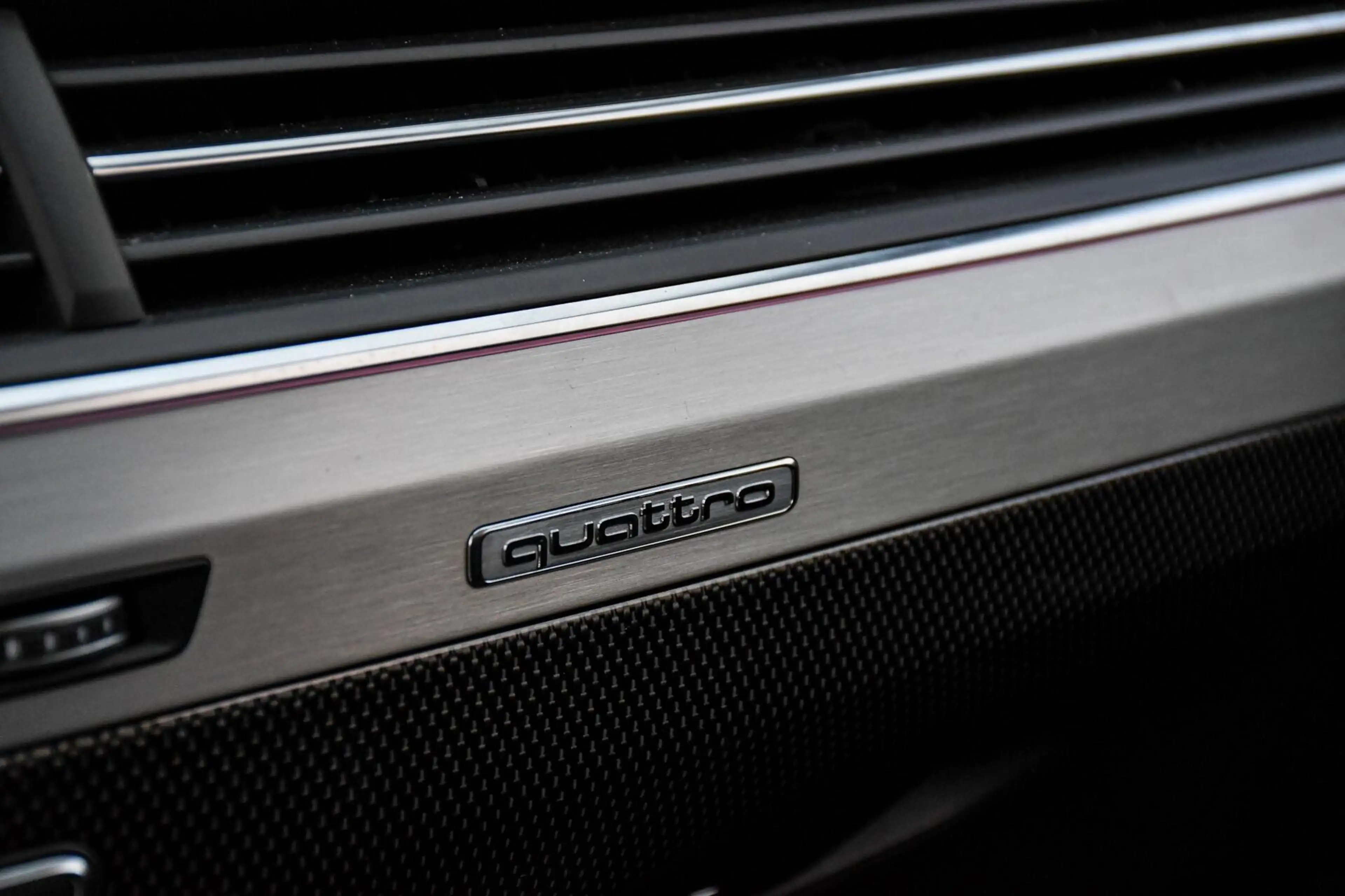 Audi SQ7 4.0 V8 TDI quattro Pro Line + 7p Ceramic 435PK PAN — photo 48