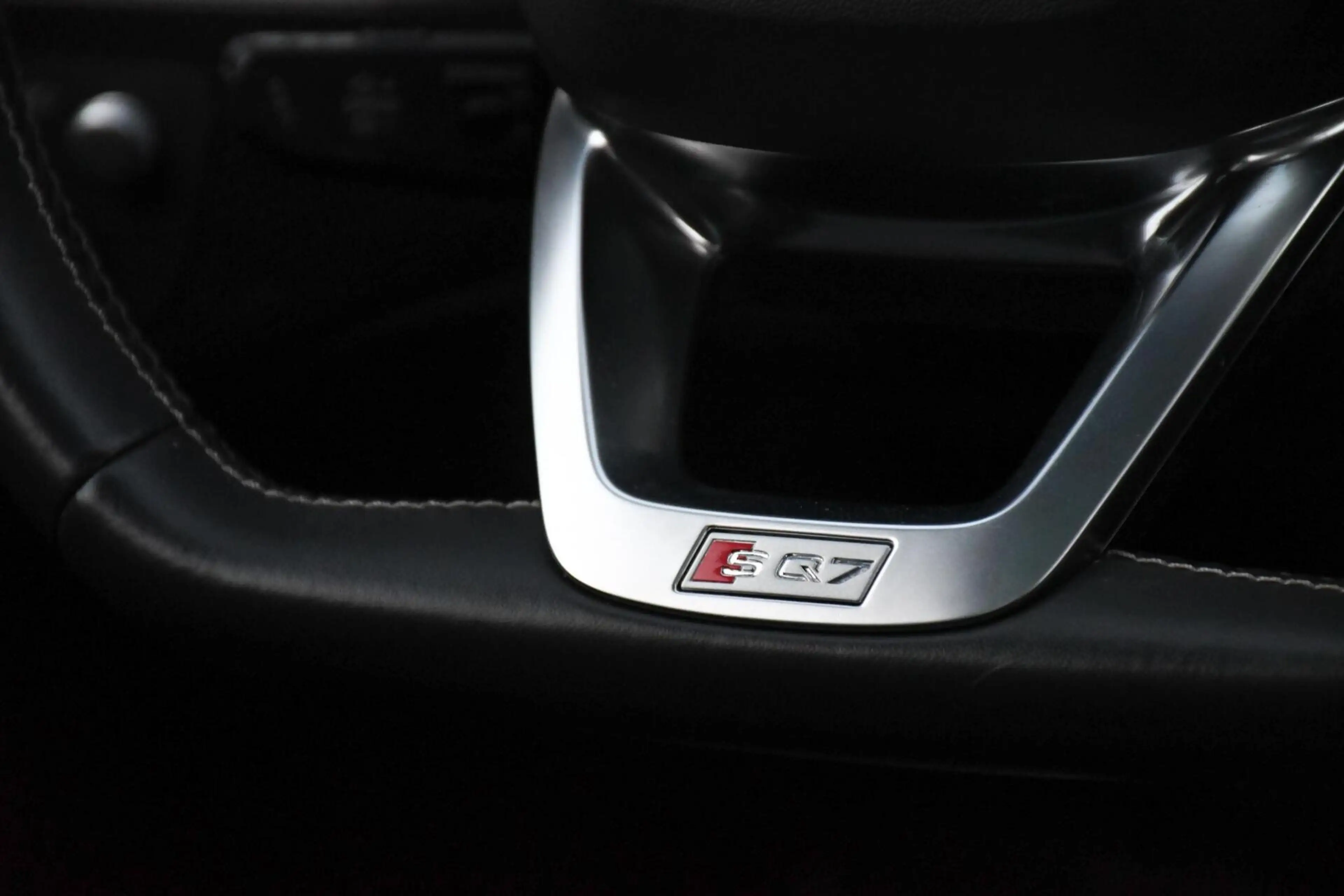 Audi SQ7 4.0 V8 TDI quattro Pro Line + 7p Ceramic 435PK PAN — photo 41