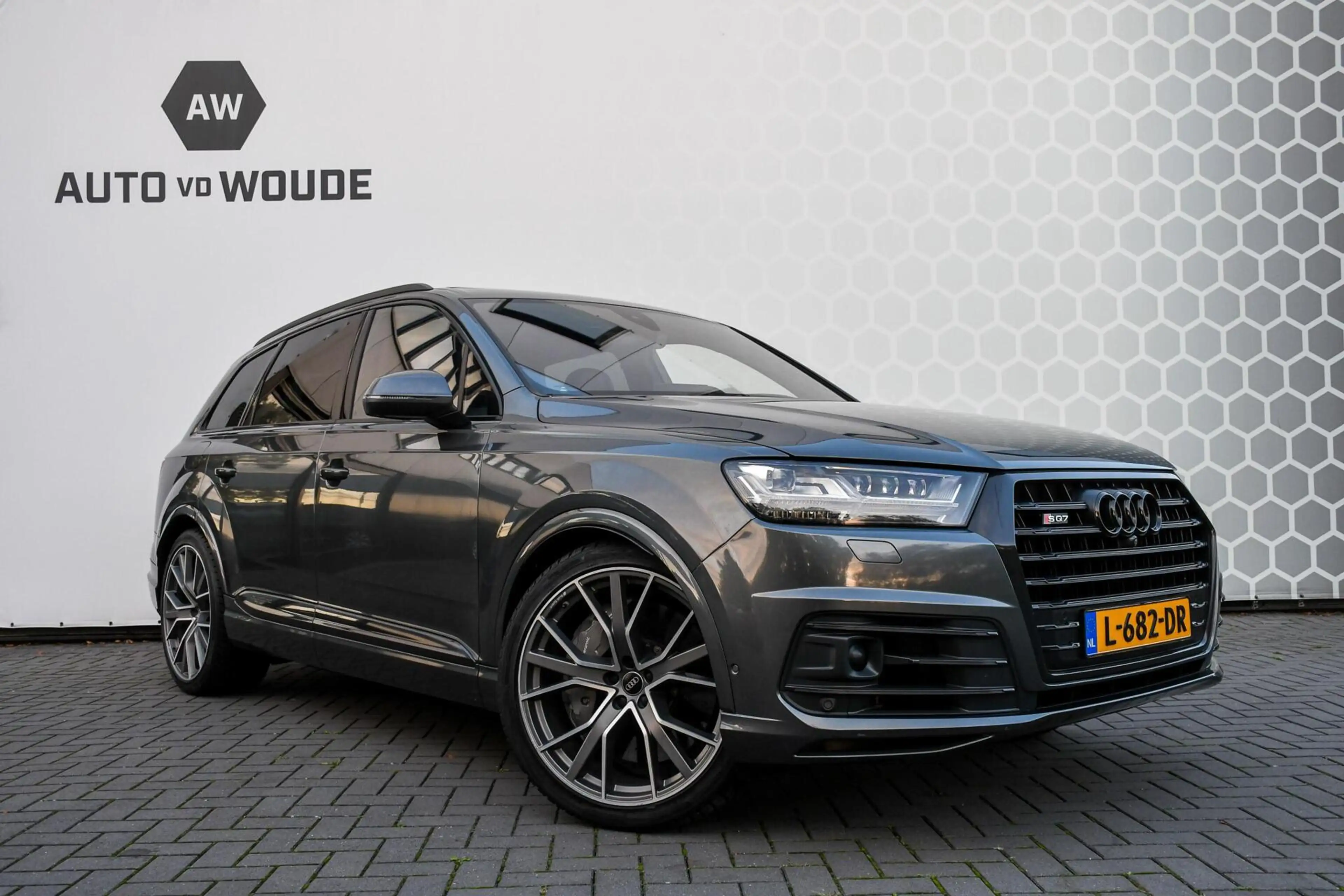 Audi SQ7 4.0 V8 TDI quattro Pro Line + 7p Ceramic 435PK PAN — photo 3