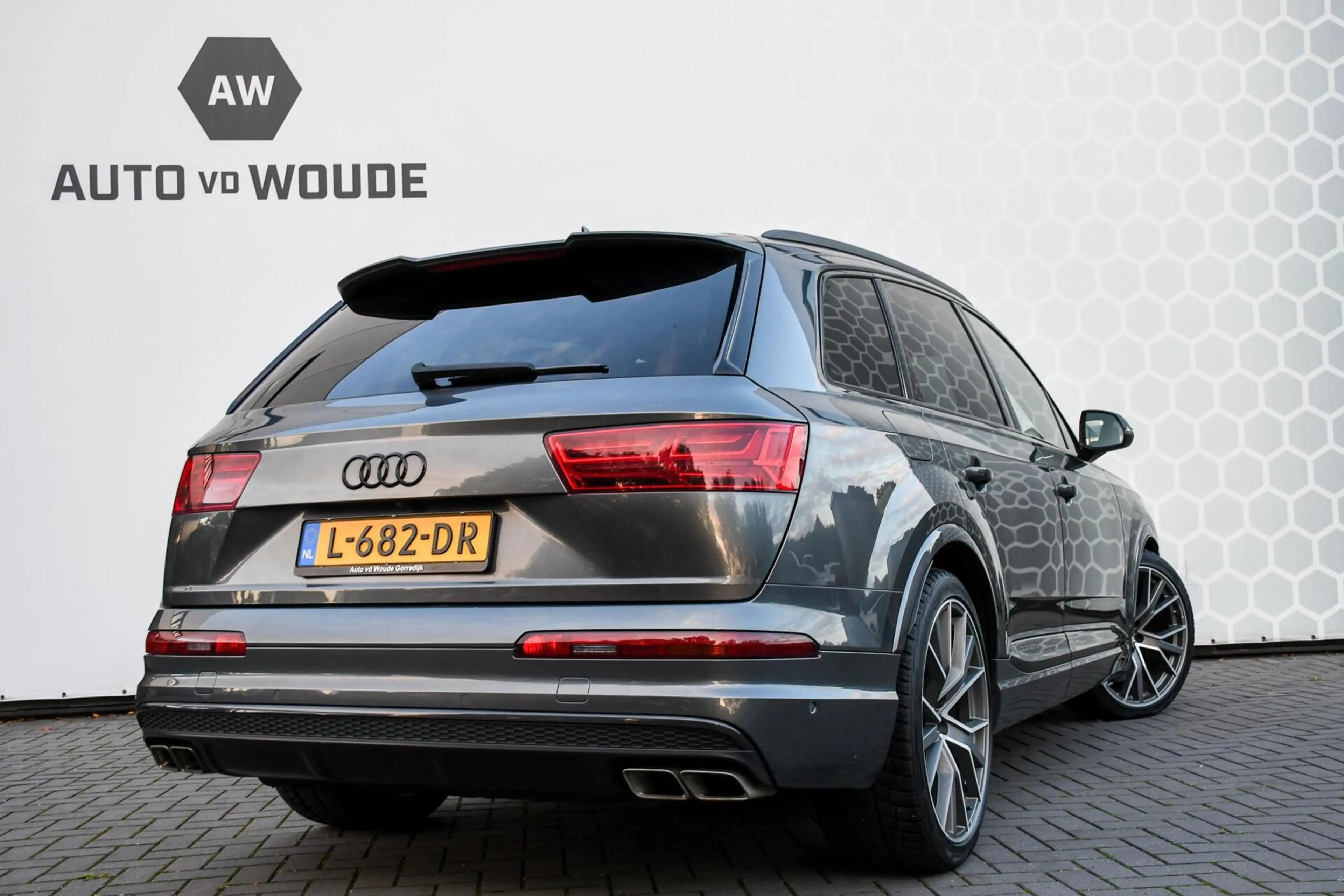 Audi SQ7 4.0 V8 TDI quattro Pro Line + 7p Ceramic 435PK PAN — photo 33