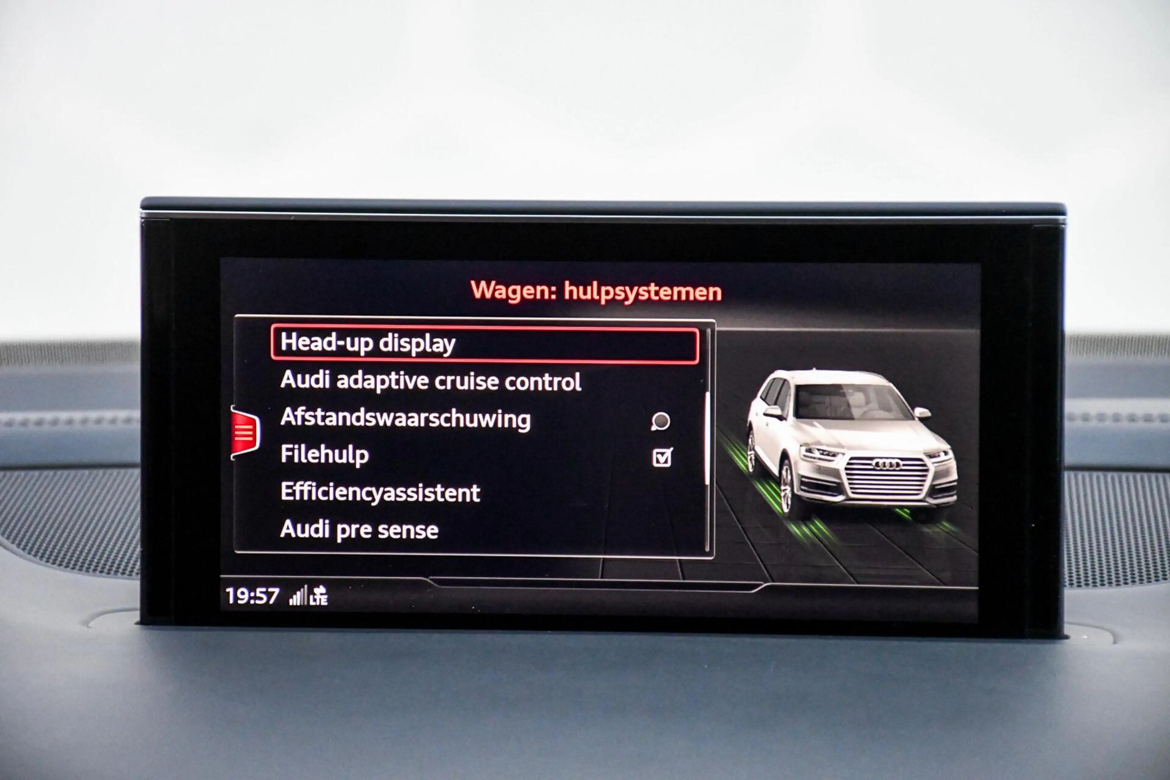 Audi SQ7 4.0 V8 TDI quattro Pro Line + 7p Ceramic 435PK PAN — photo 18
