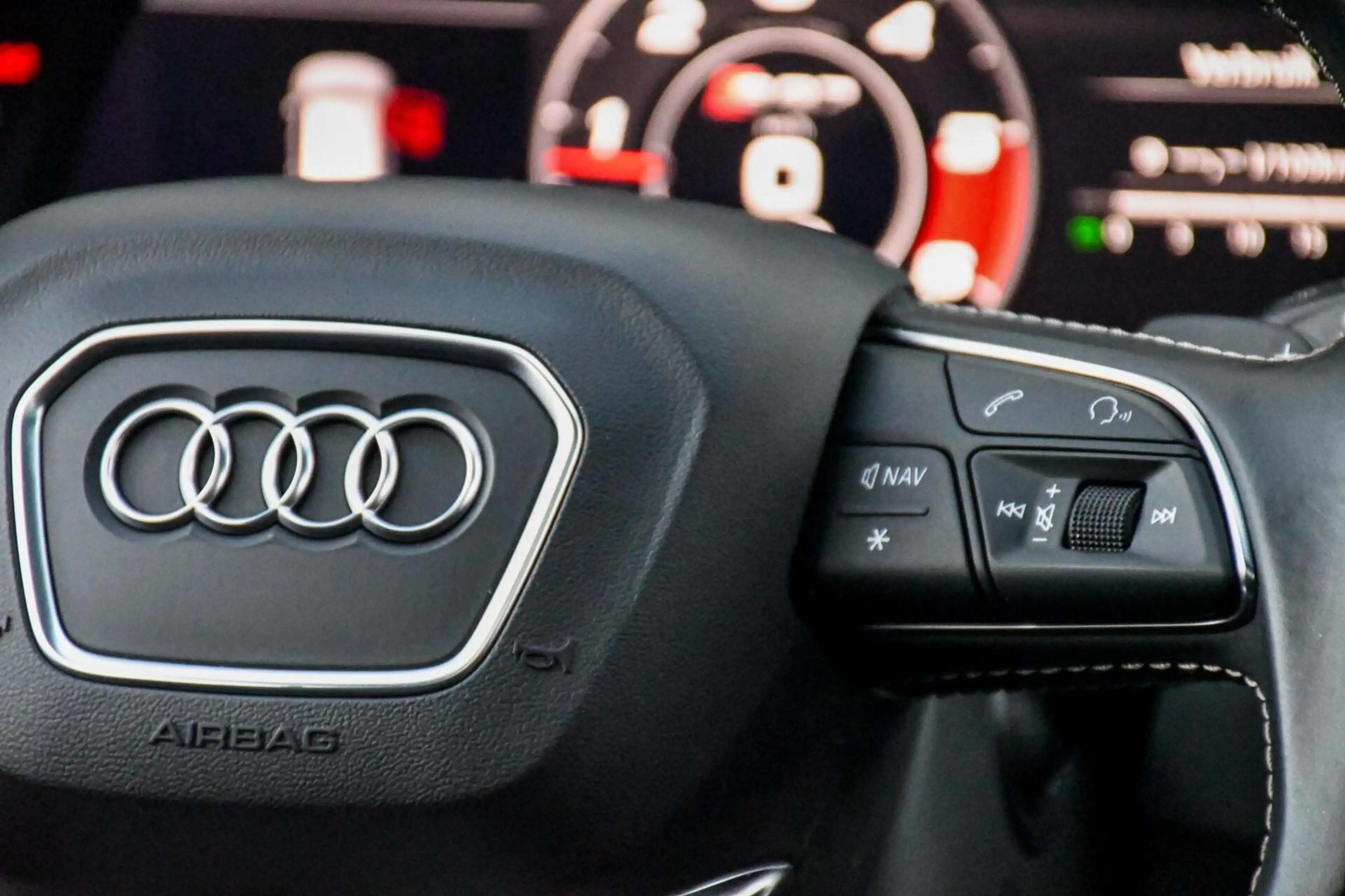 Audi SQ7 4.0 V8 TDI quattro Pro Line + 7p Ceramic 435PK PAN — photo 11