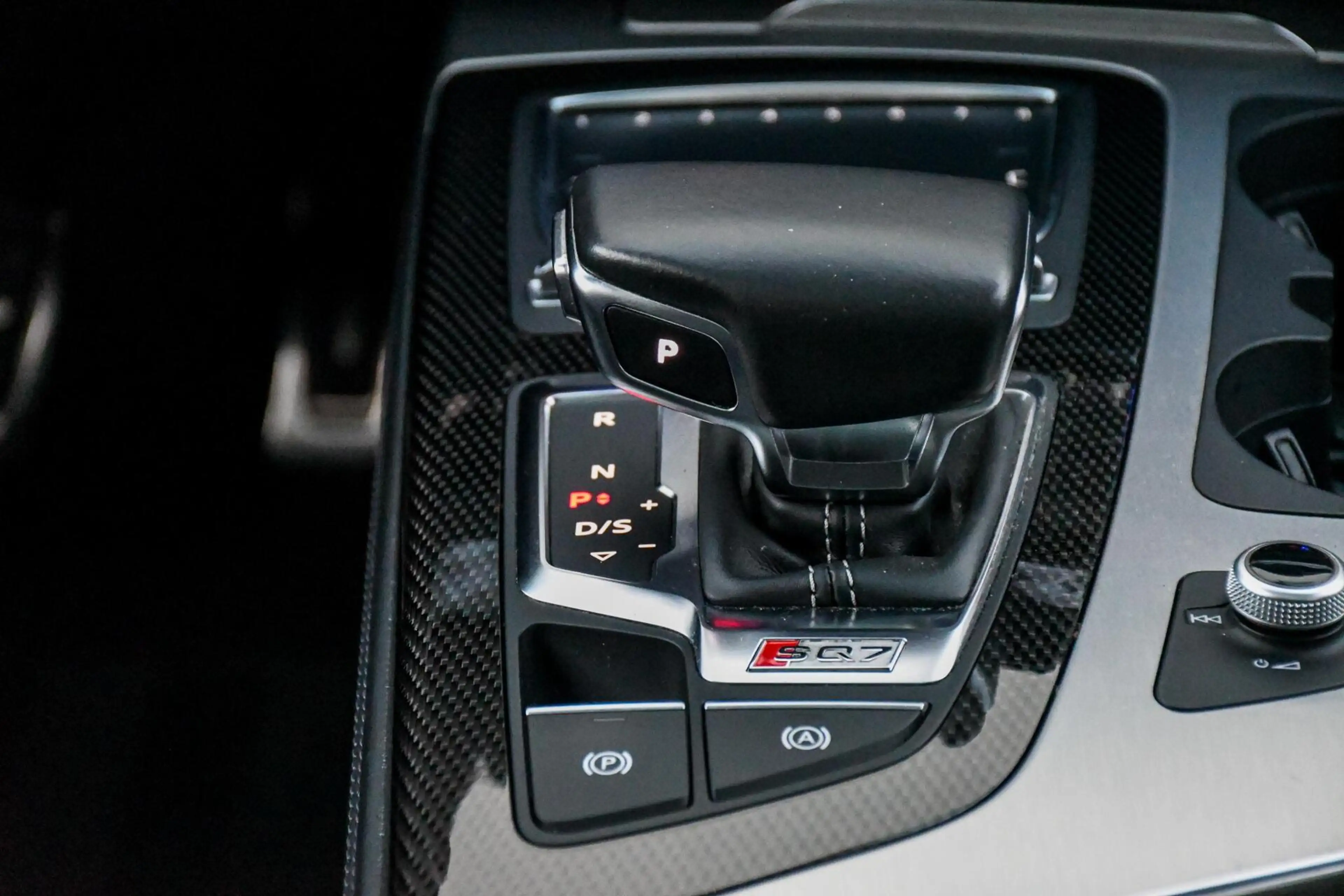 Audi SQ7 4.0 V8 TDI quattro Pro Line + 7p Ceramic 435PK PAN — photo 40