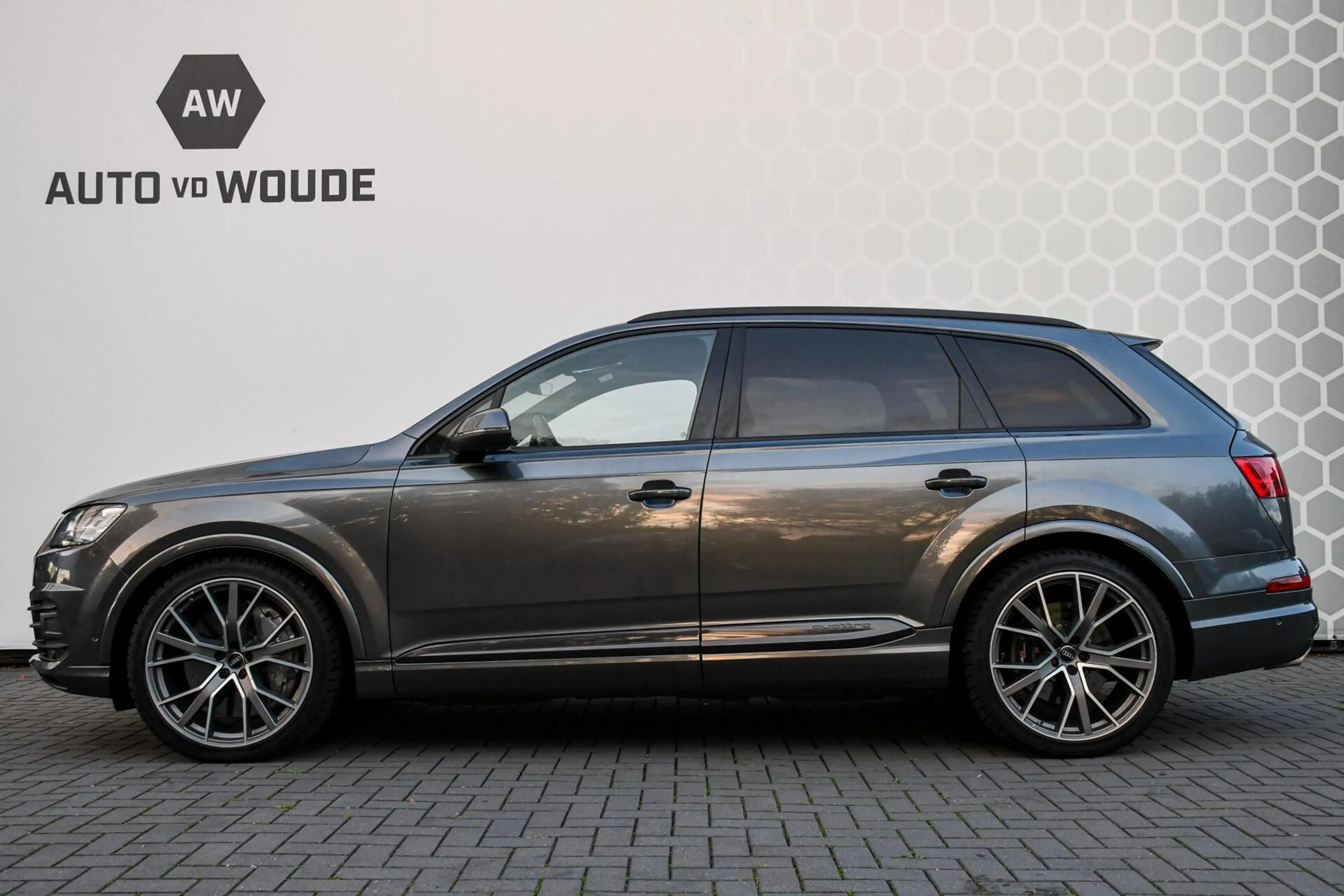 Audi SQ7 4.0 V8 TDI quattro Pro Line + 7p Ceramic 435PK PAN — photo 30