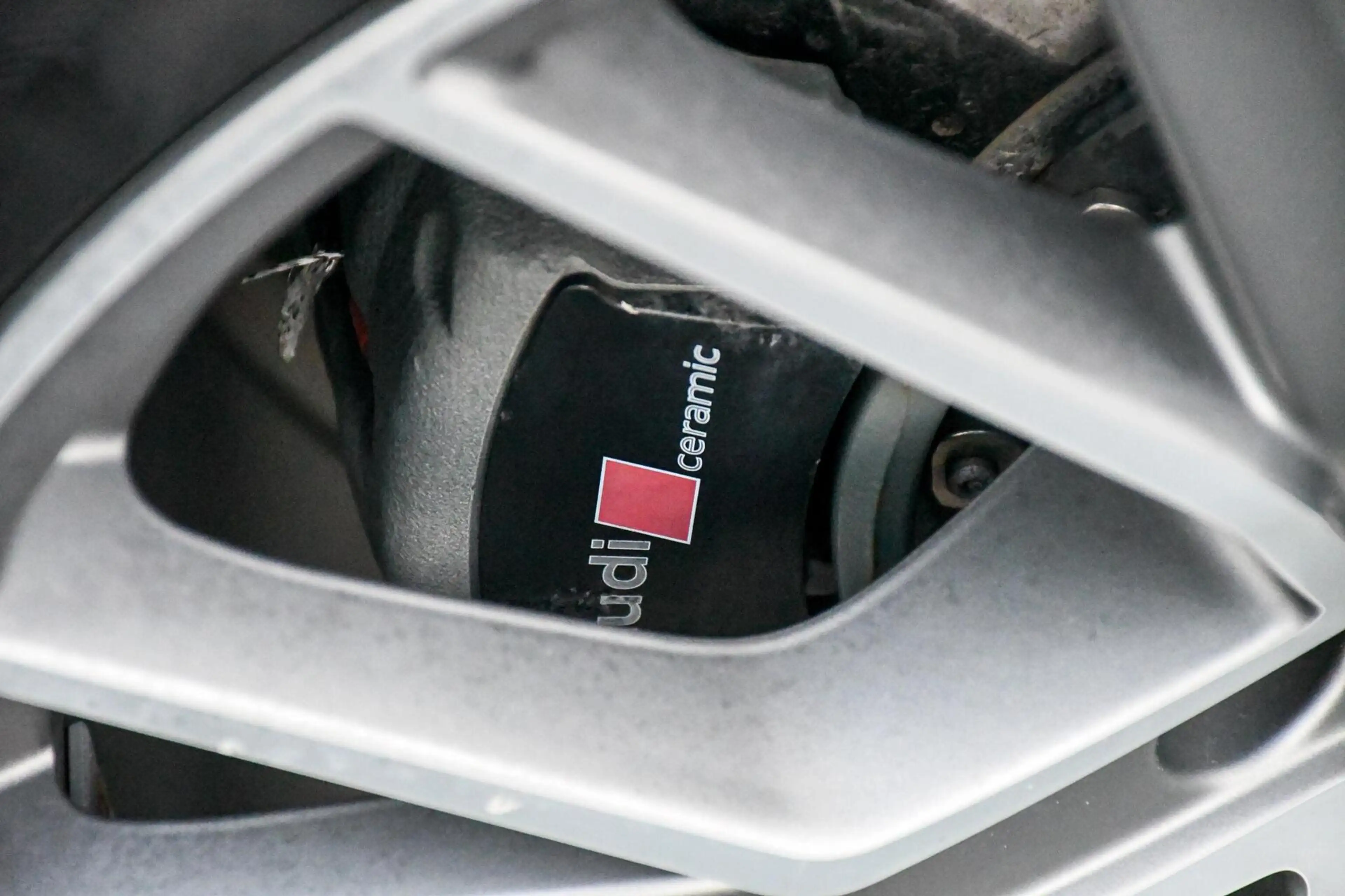 Audi SQ7 4.0 V8 TDI quattro Pro Line + 7p Ceramic 435PK PAN — photo 36