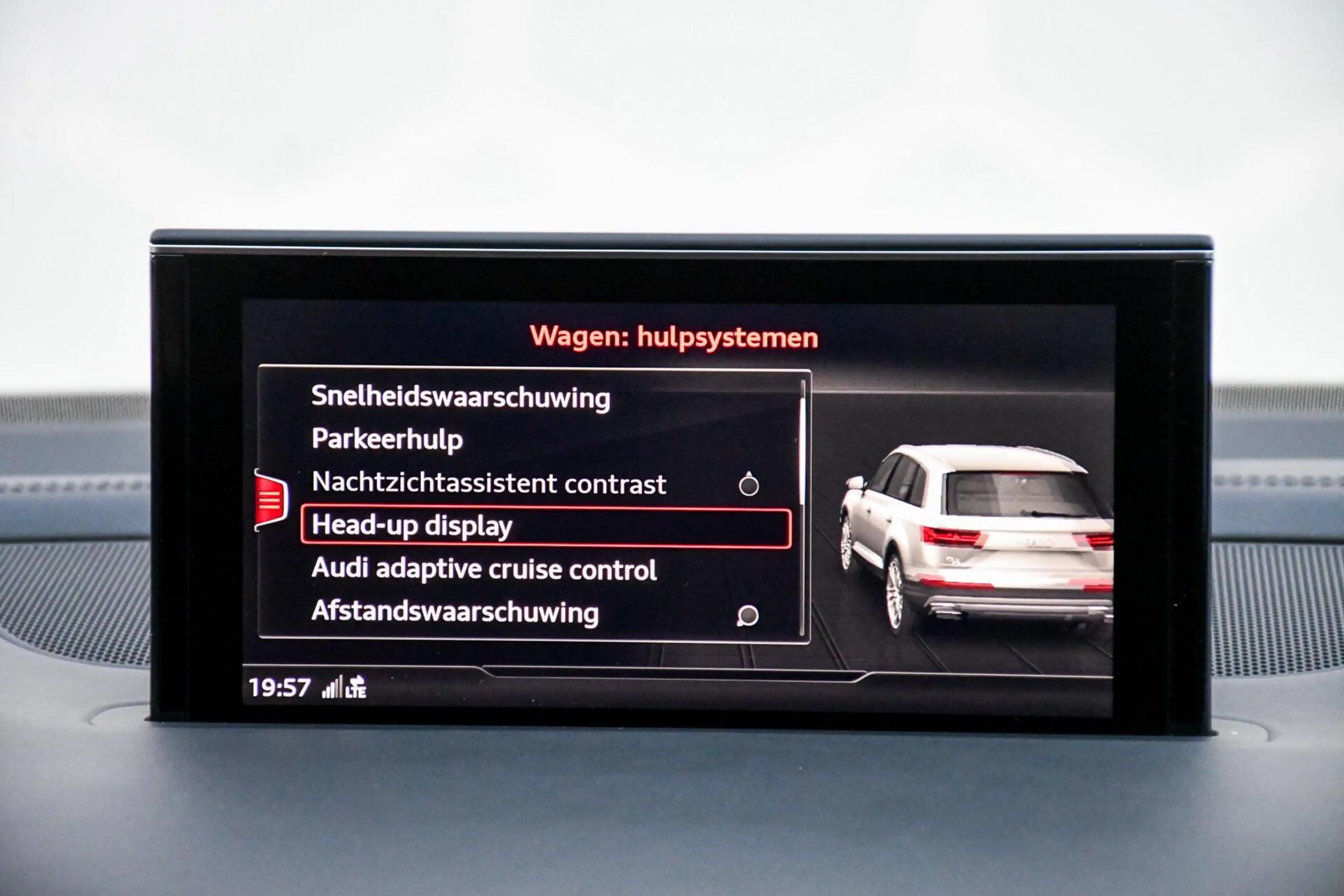 Audi SQ7 4.0 V8 TDI quattro Pro Line + 7p Ceramic 435PK PAN — photo 20