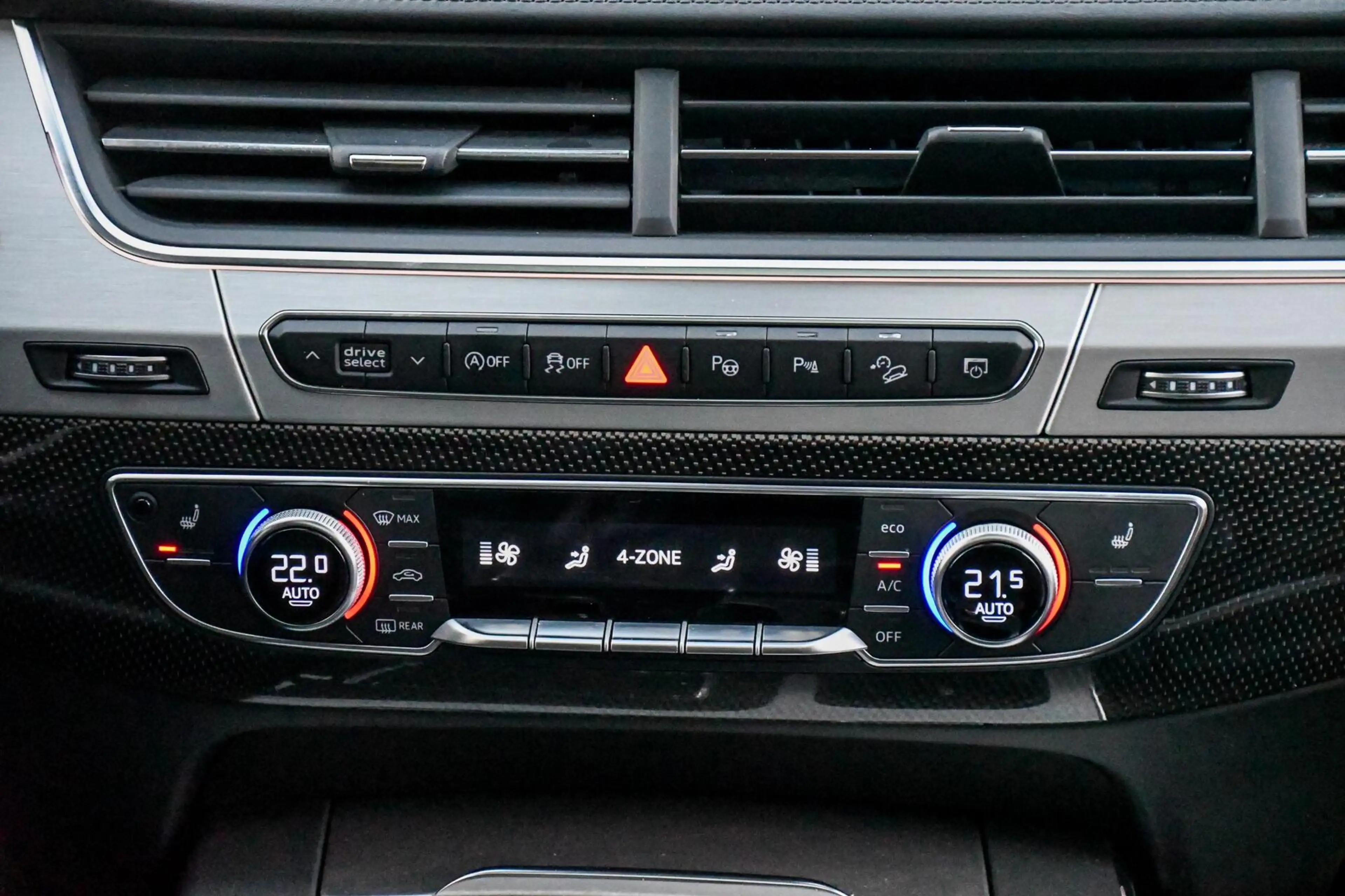 Audi SQ7 4.0 V8 TDI quattro Pro Line + 7p Ceramic 435PK PAN — photo 39